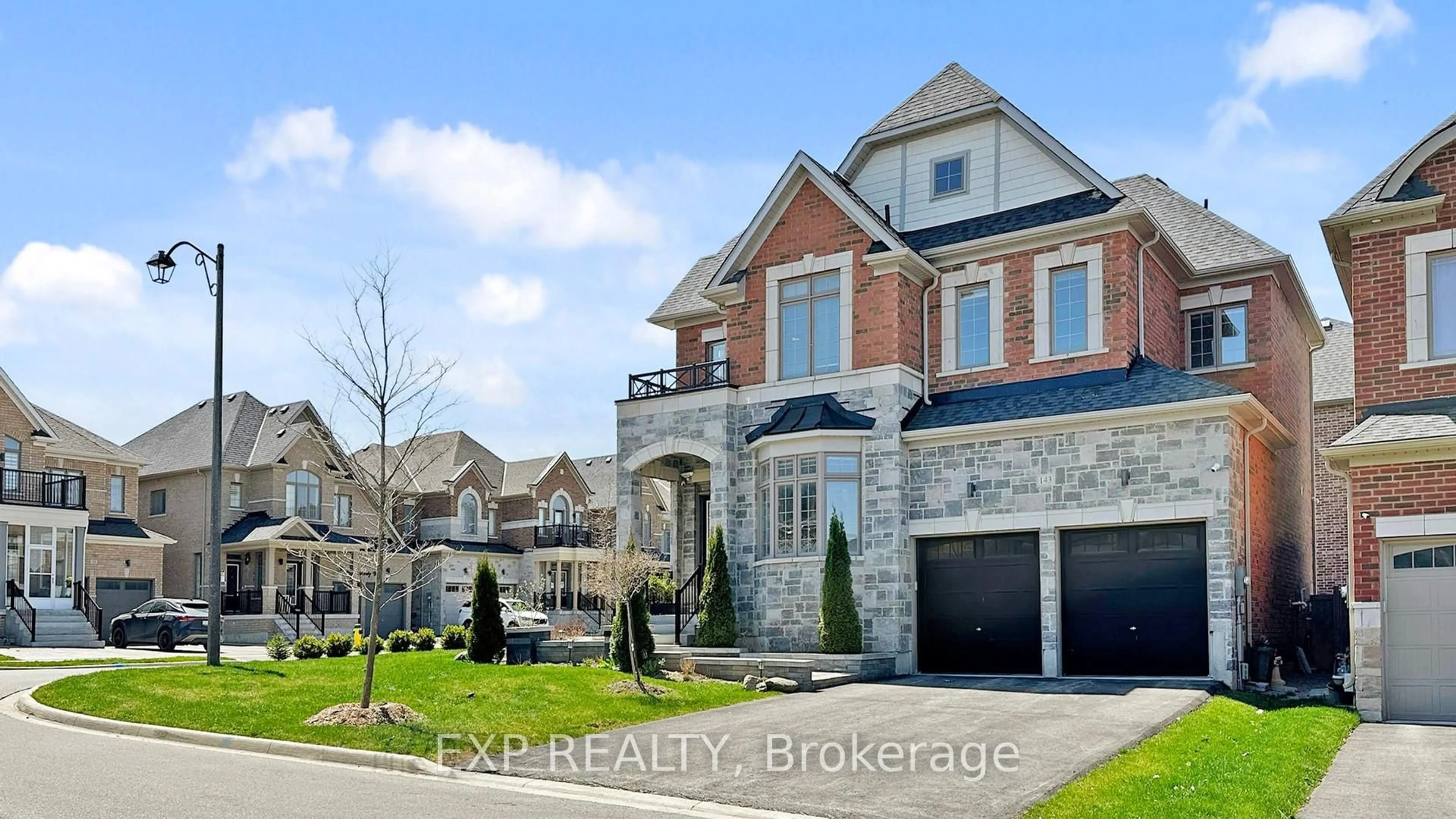 Home with brick exterior material, street for 143 frank kelly Dr, East Gwillimbury Ontario L9N 0V1