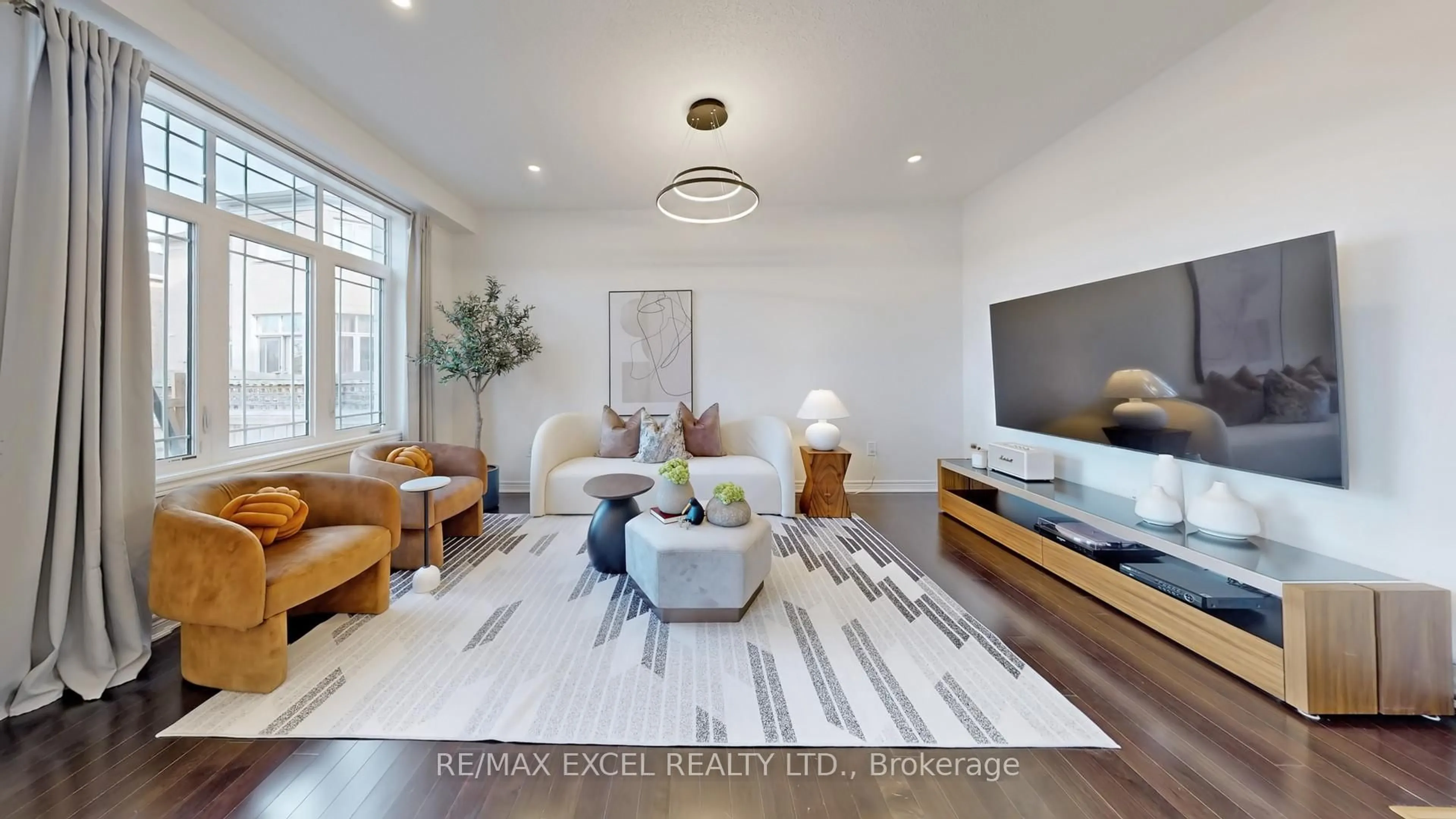Living room with furniture, unknown for 11 Unity Gardens Dr, Markham Ontario L3R 5R6