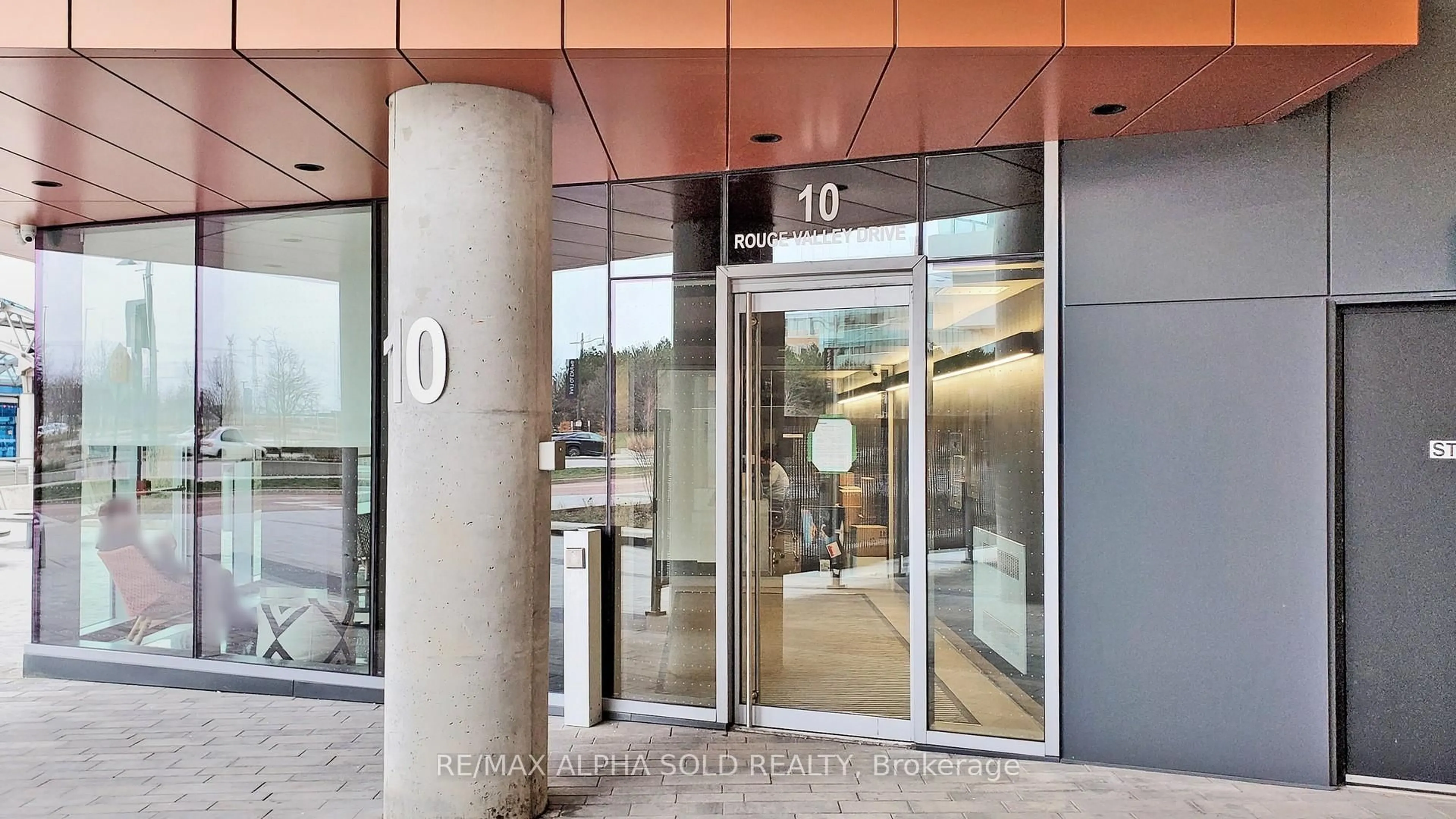 Indoor foyer for 10 Rouge Valley Dr #1001, Markham Ontario L6G 0G9