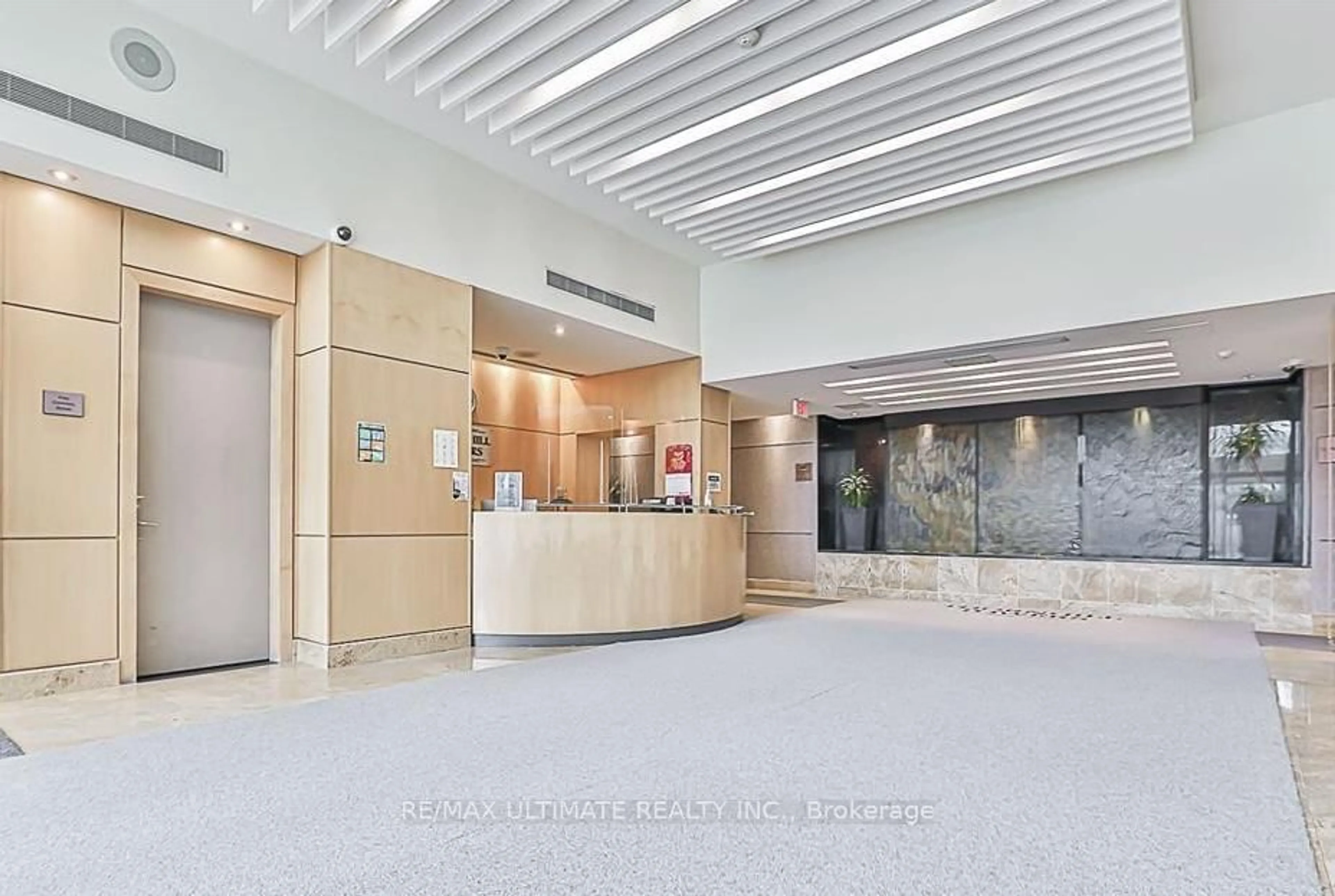 Indoor foyer for 48 Suncrest Blvd #512, Markham Ontario L3T 7Y6