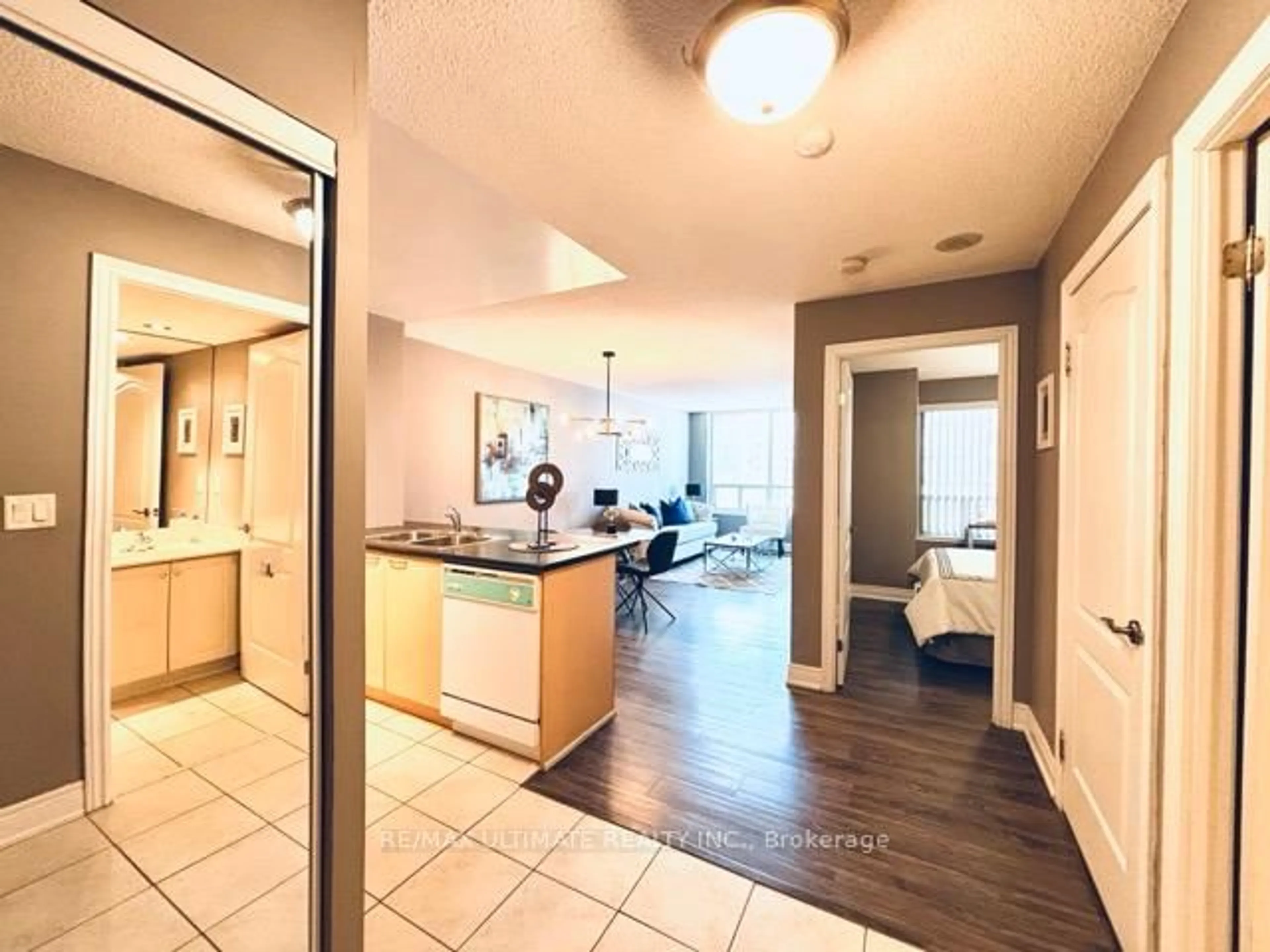 Unknown for 48 Suncrest Blvd #512, Markham Ontario L3T 7Y6
