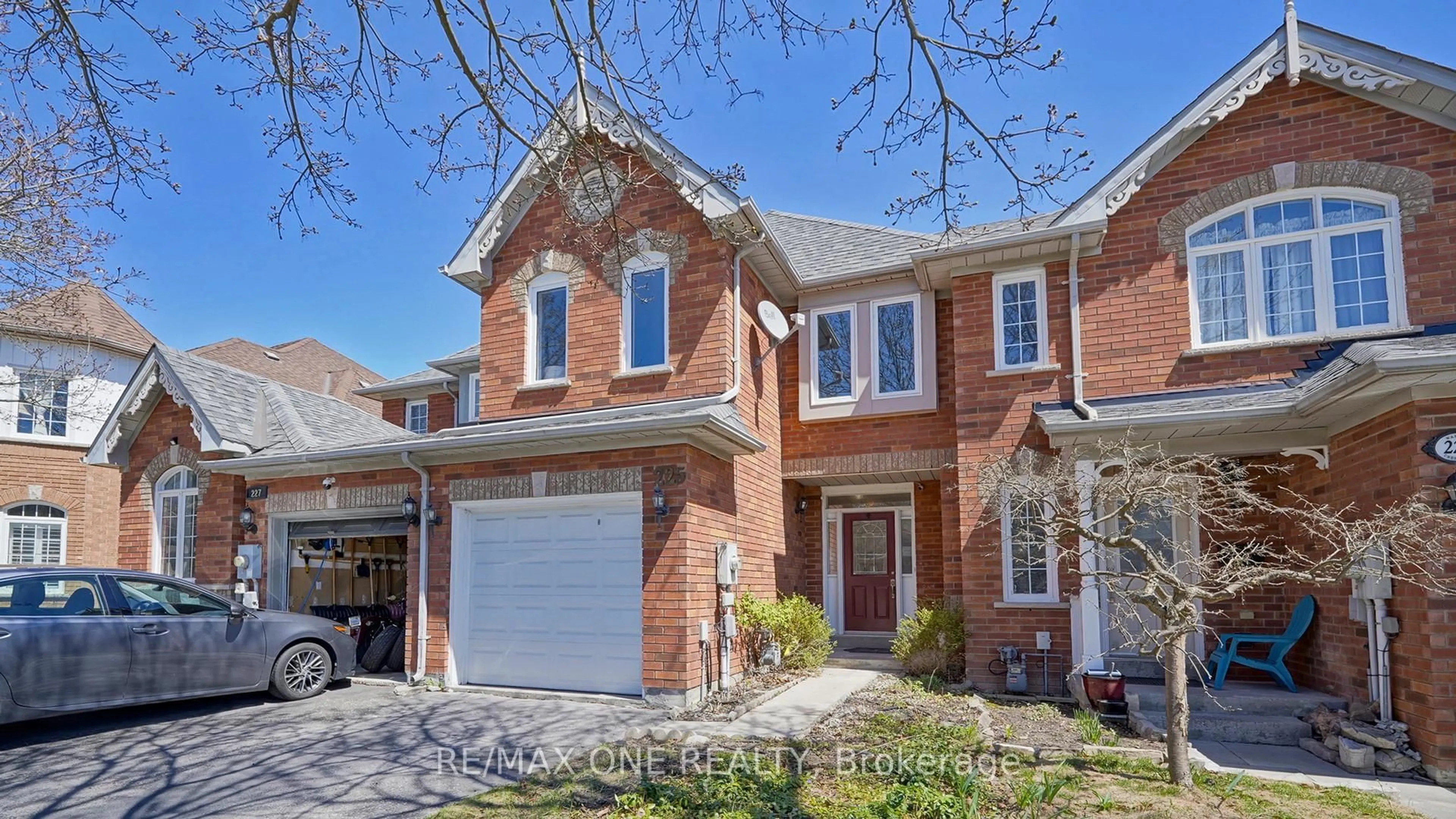 Home with brick exterior material, street for 225 Warner Cres, Newmarket Ontario L3X 2C7