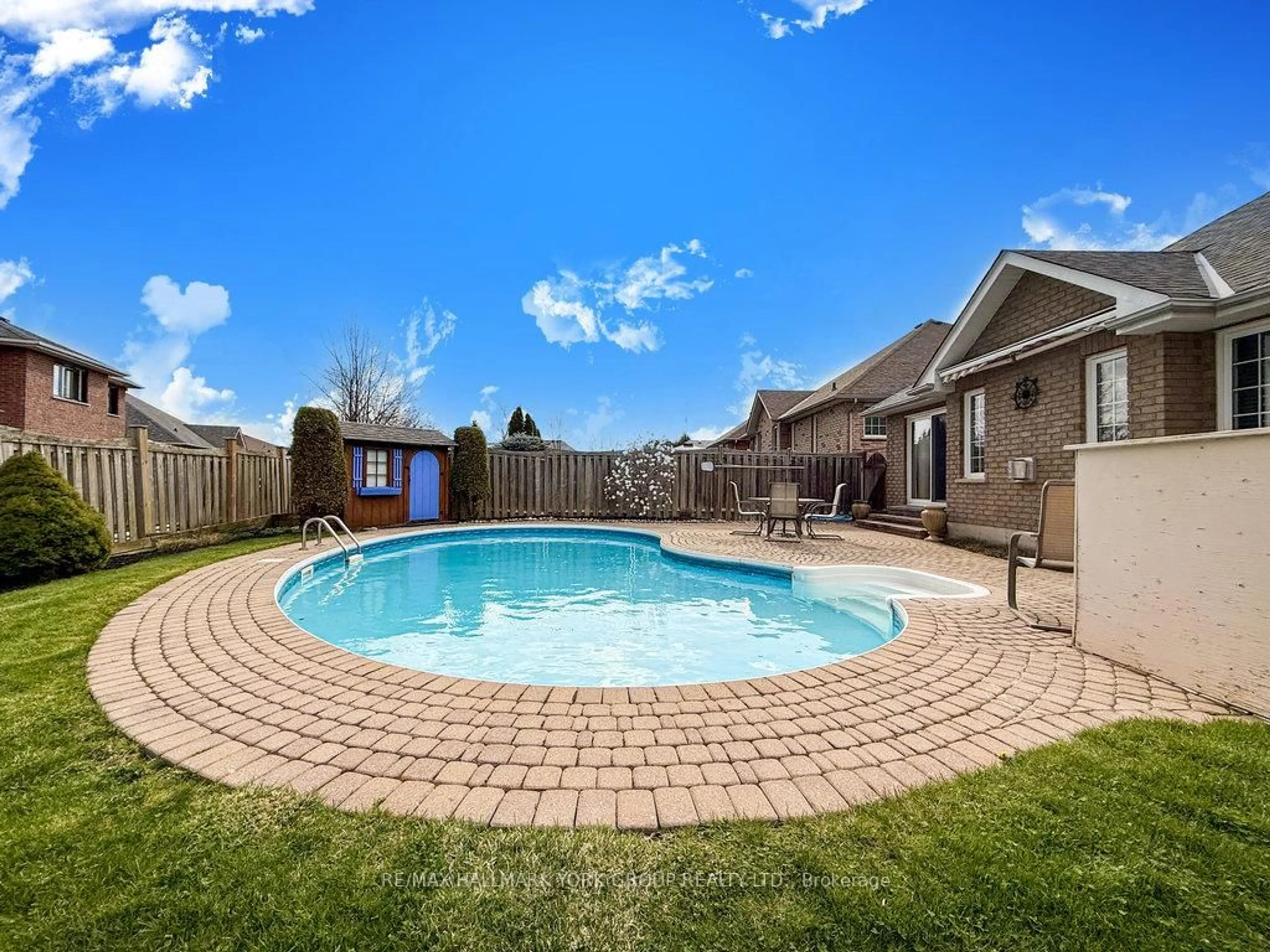 Pool for 17 Ivygreen Rd, Georgina Ontario L4P 4B7