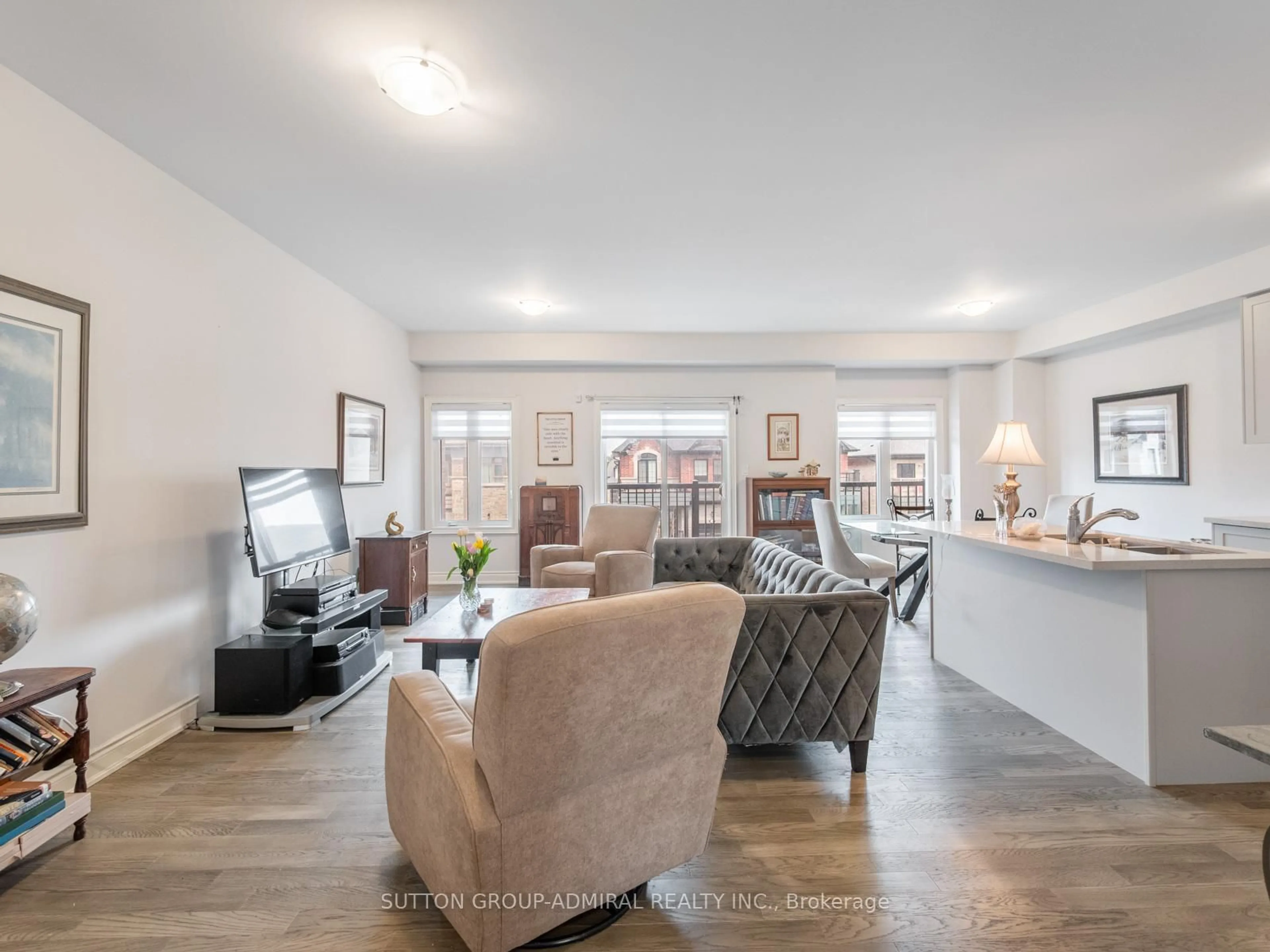 Living room with furniture, unknown for 24 Alan Williams Tr, Uxbridge Ontario L9P 0R6