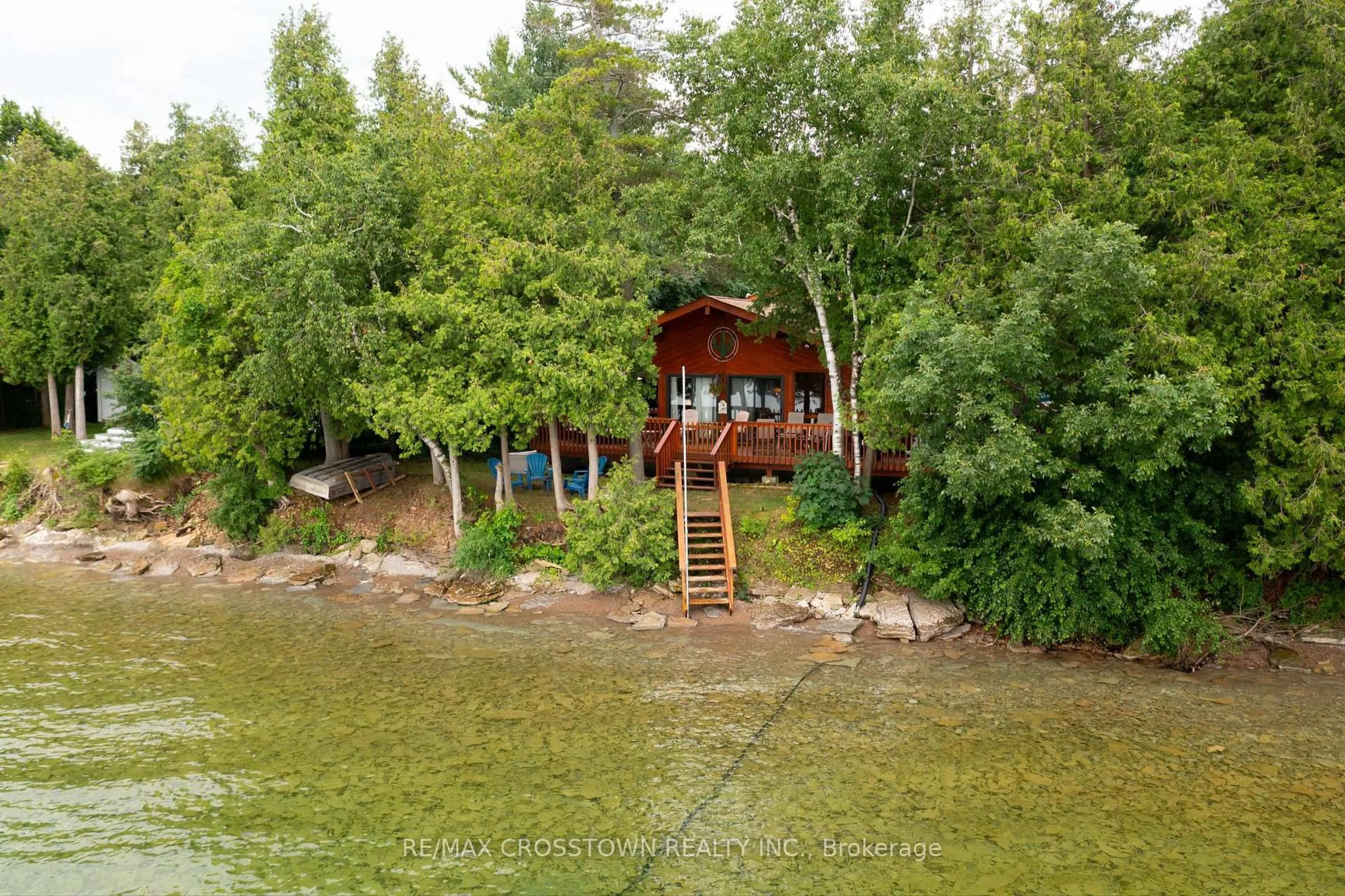 A pic from outside/outdoor area/front of a property/back of a property/a pic from drone, water/lake/river/ocean view for 344 Loon Rd, Georgina Islands Ontario L0E 1R0