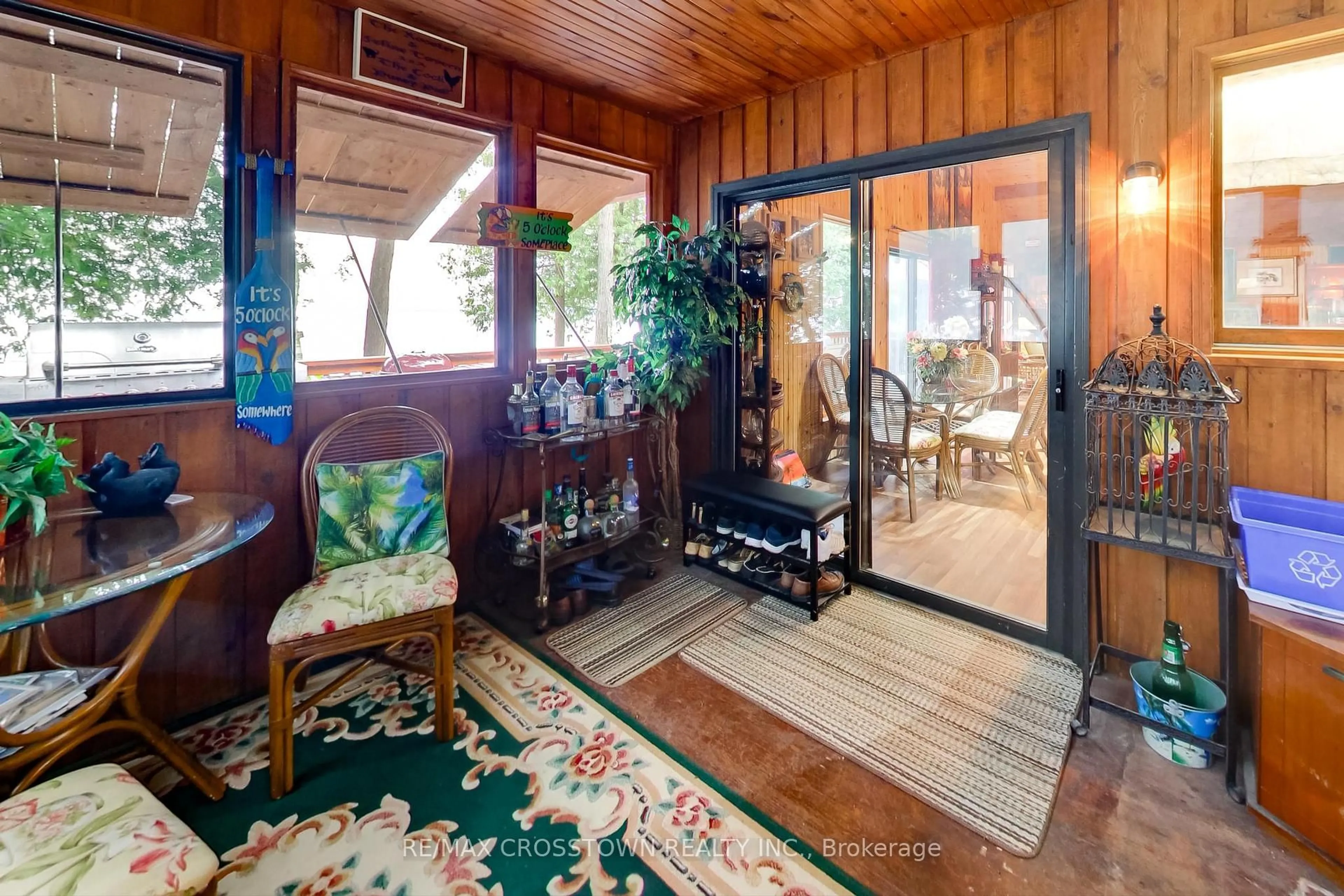 Indoor foyer for 344 Loon Rd, Georgina Islands Ontario L0E 1R0