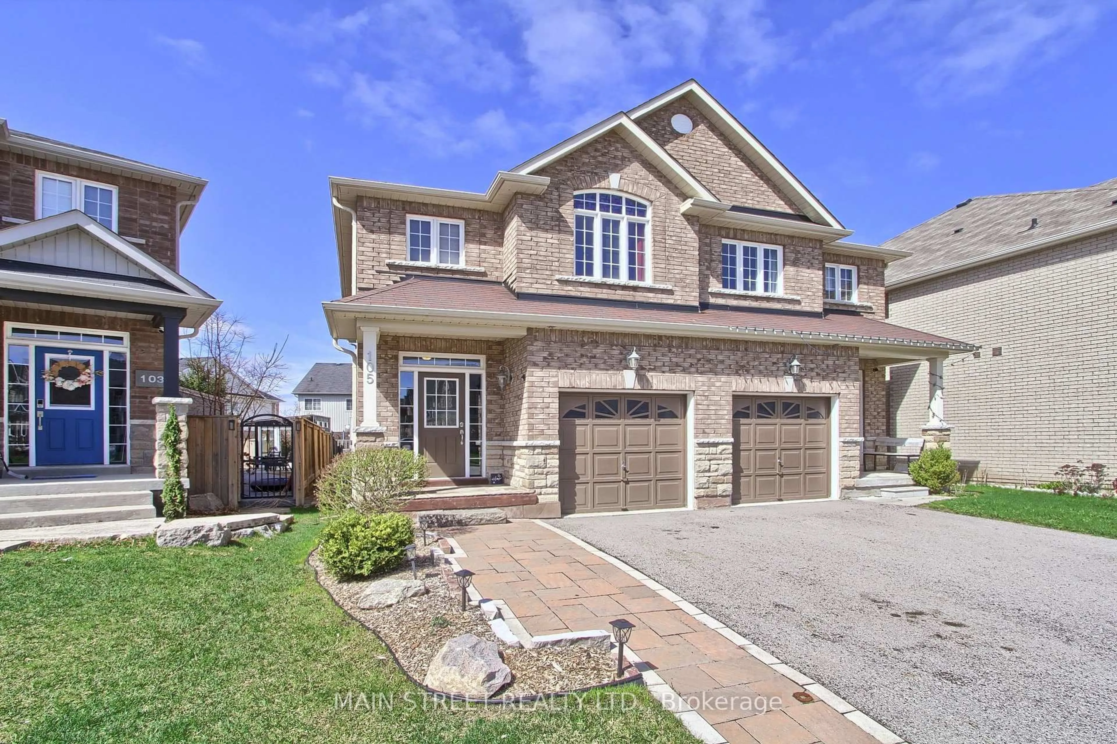 Home with brick exterior material, street for 105 Donald Stewart Cres, East Gwillimbury Ontario L0G 1M0