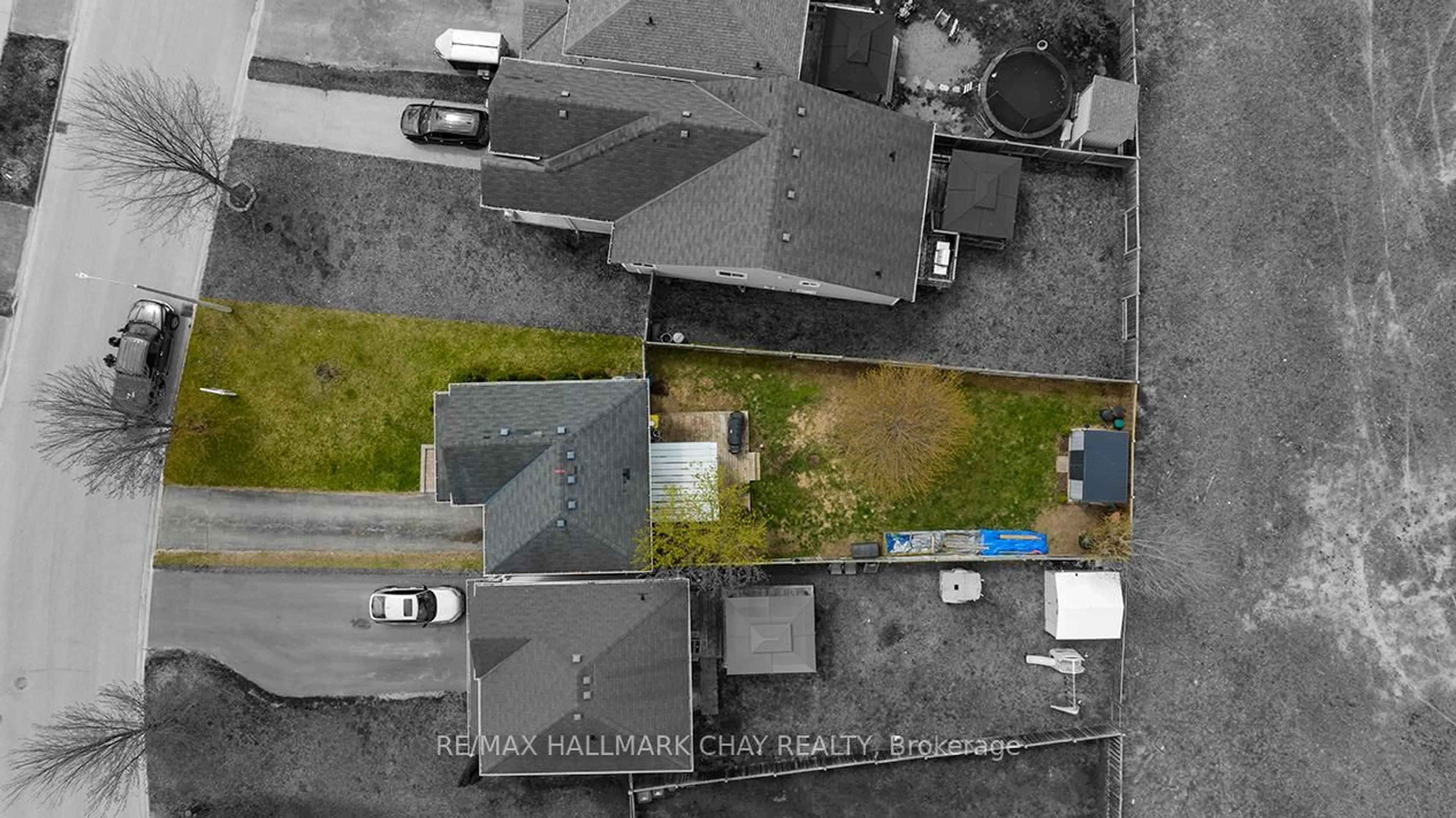 A pic from outside/outdoor area/front of a property/back of a property/a pic from drone, city buildings view from balcony for 154 Maplewood Dr, Essa Ontario L0M 1B4