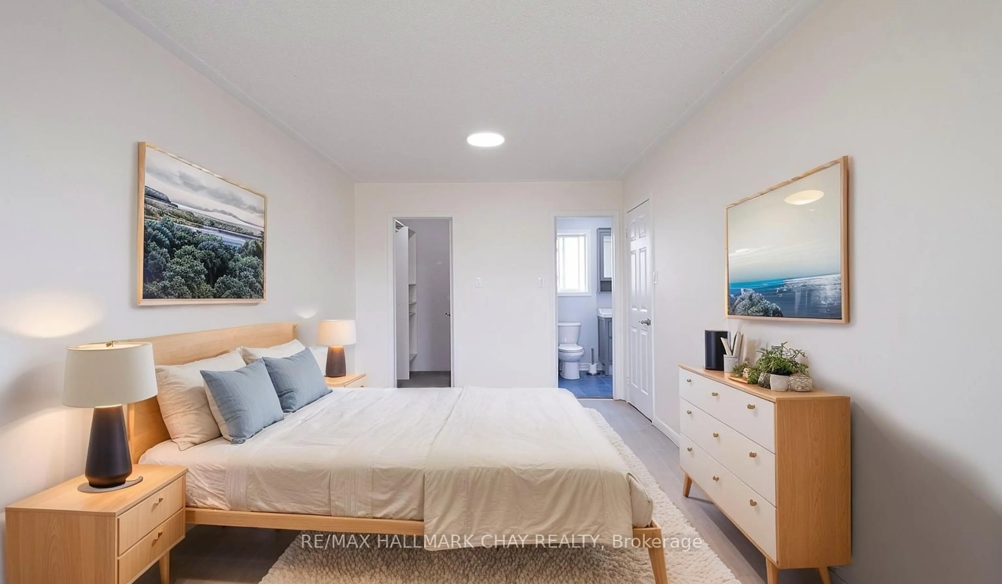Bedroom with bed, unknown for 154 Maplewood Dr, Essa Ontario L0M 1B4