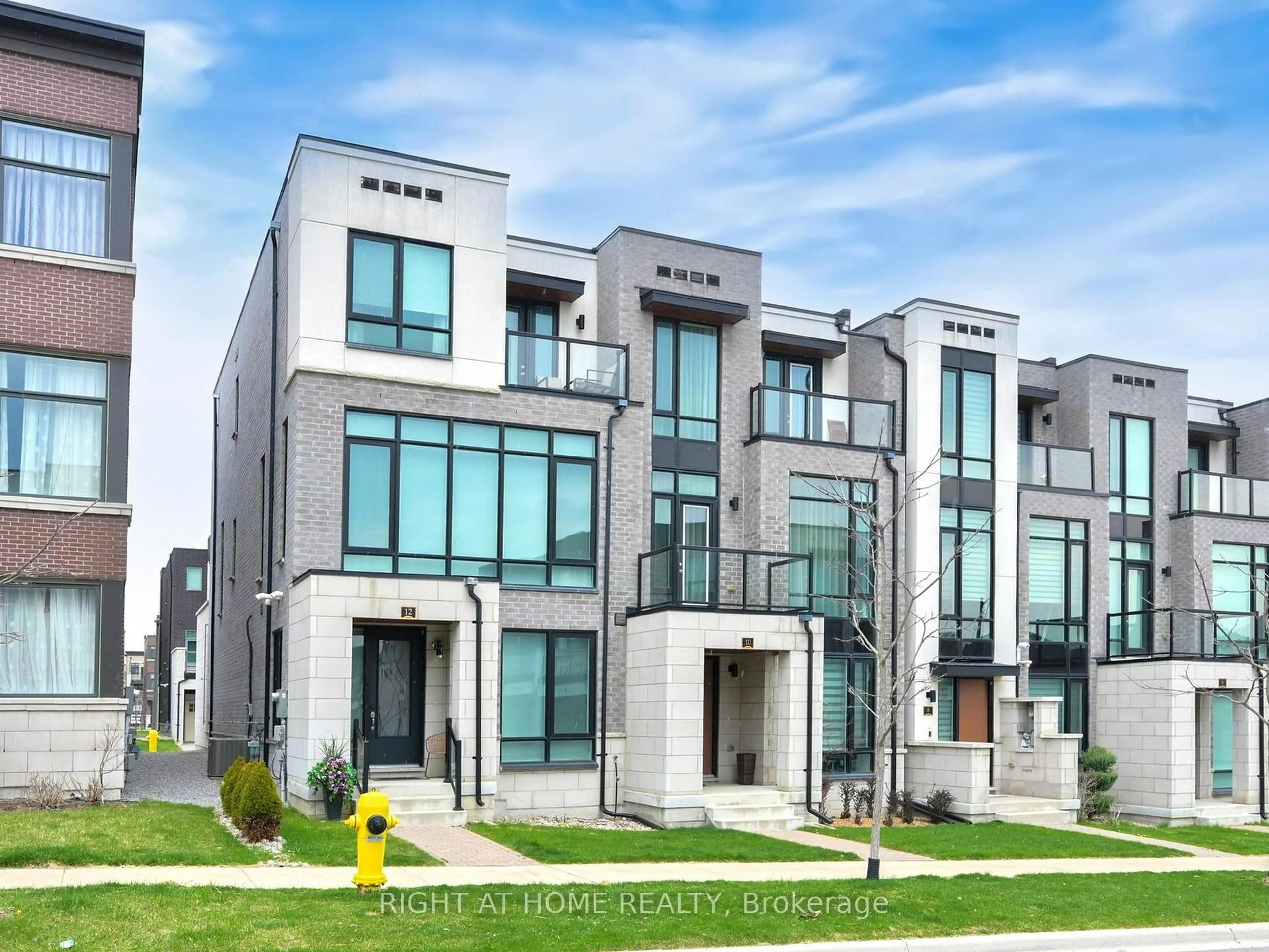 Home with brick exterior material, building for 10 Carrville Woods Circ, Vaughan Ontario L6A 4Z6