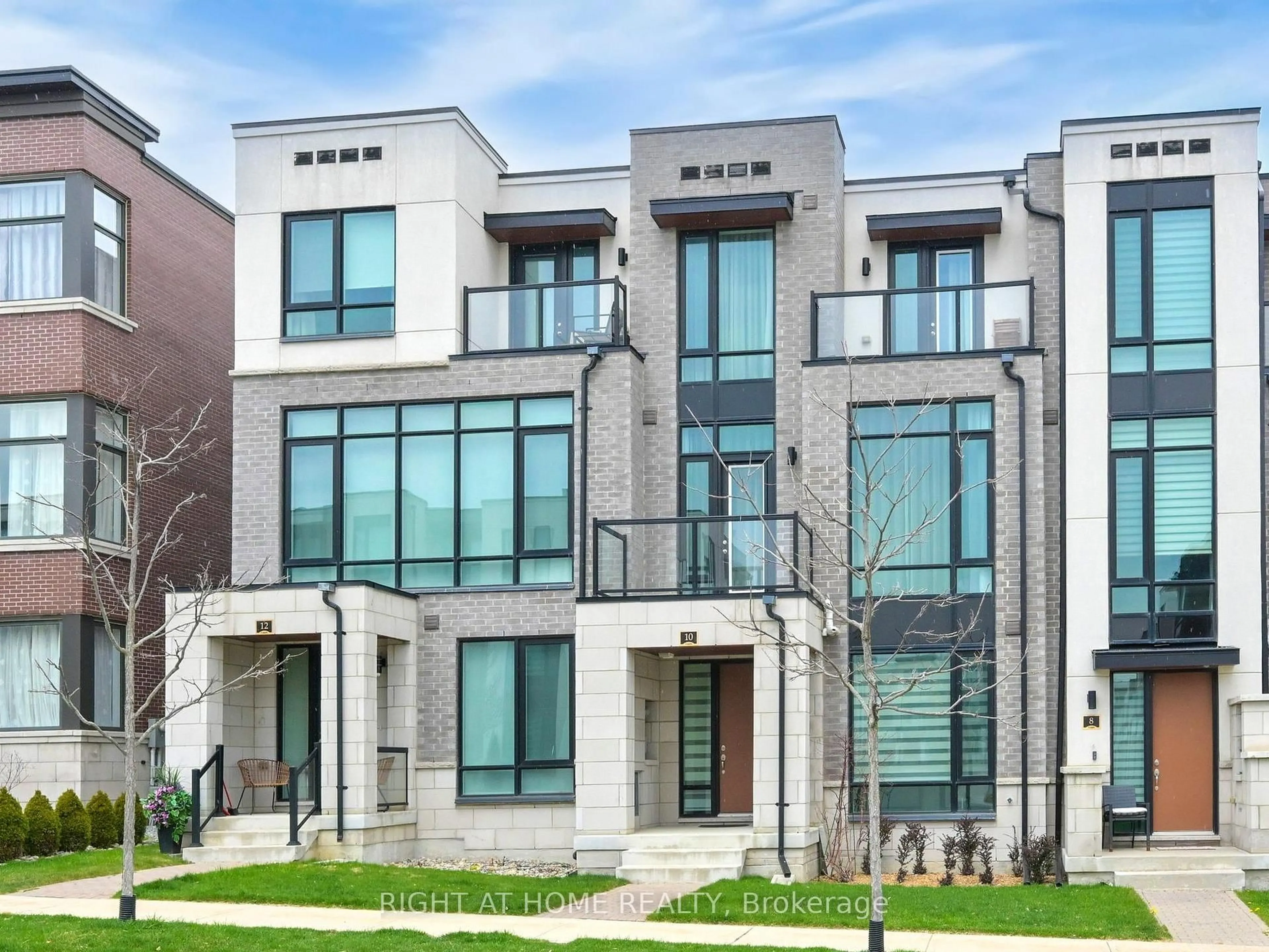 Home with brick exterior material, street for 10 Carrville Woods Circ, Vaughan Ontario L6A 4Z6