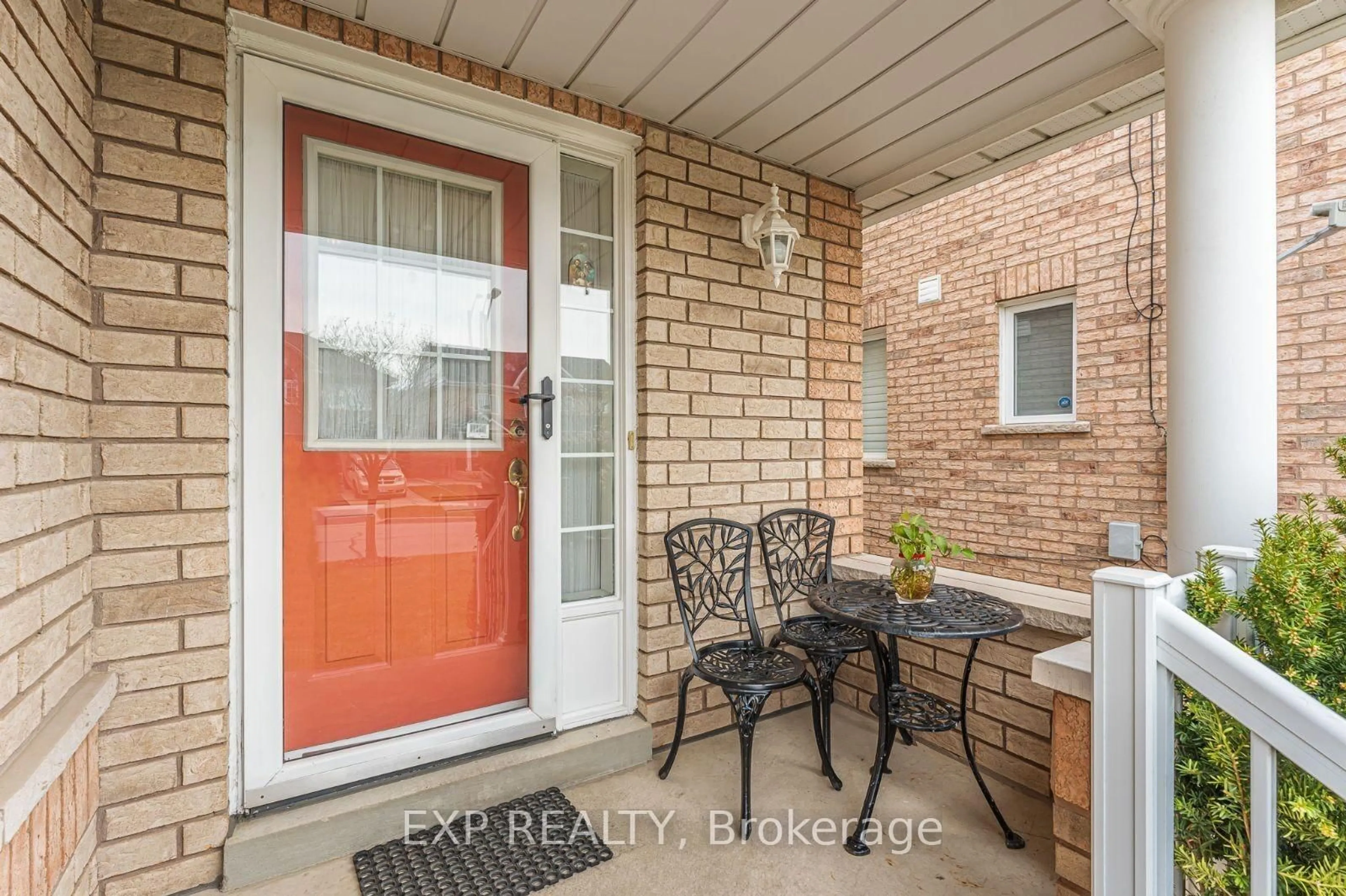Indoor entryway for 16 La Pinta St, Vaughan Ontario L6A 3H9