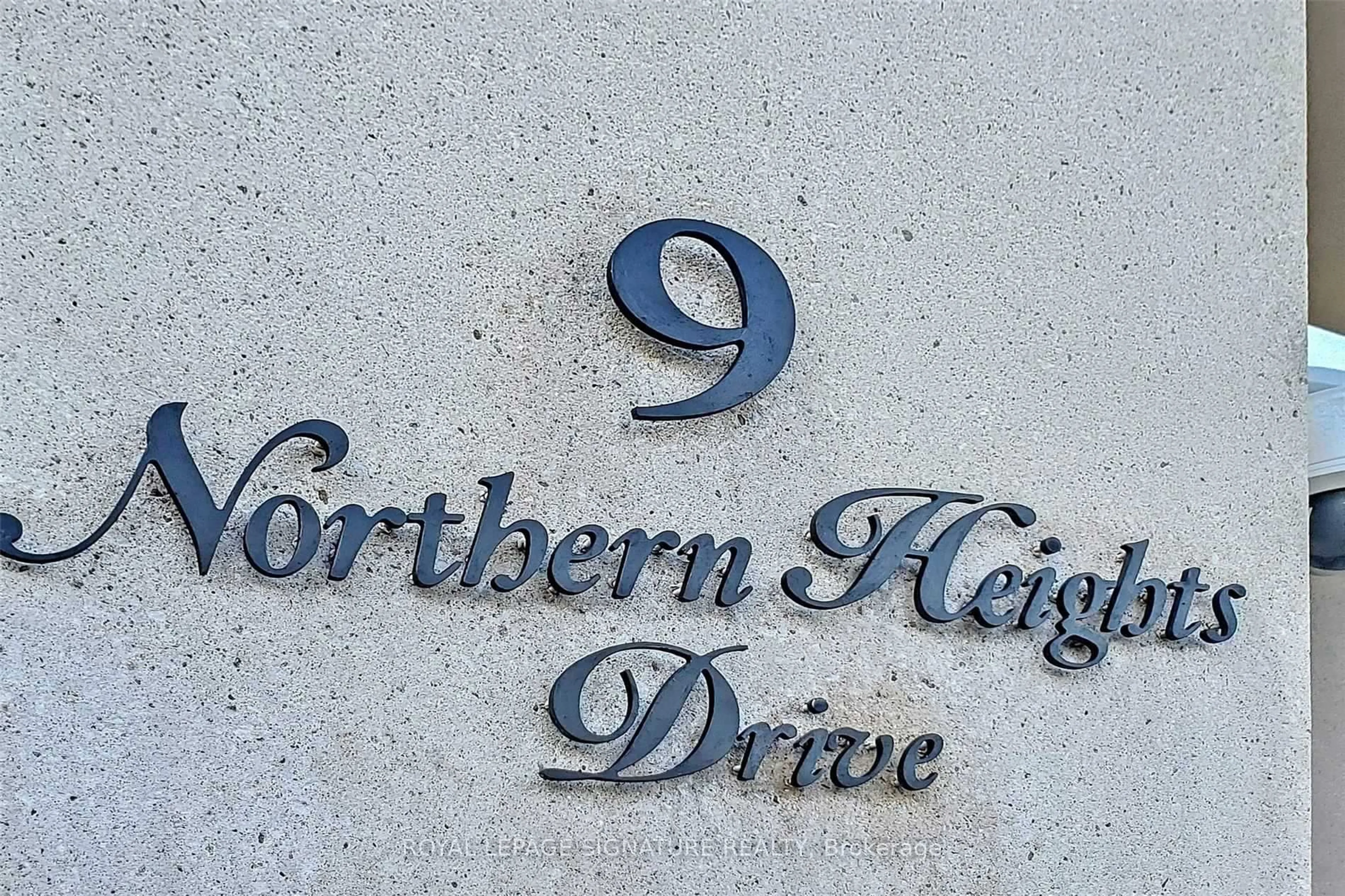 Lobby for 9 Northern Heights Dr #413, Richmond Hill Ontario L4B 4M5