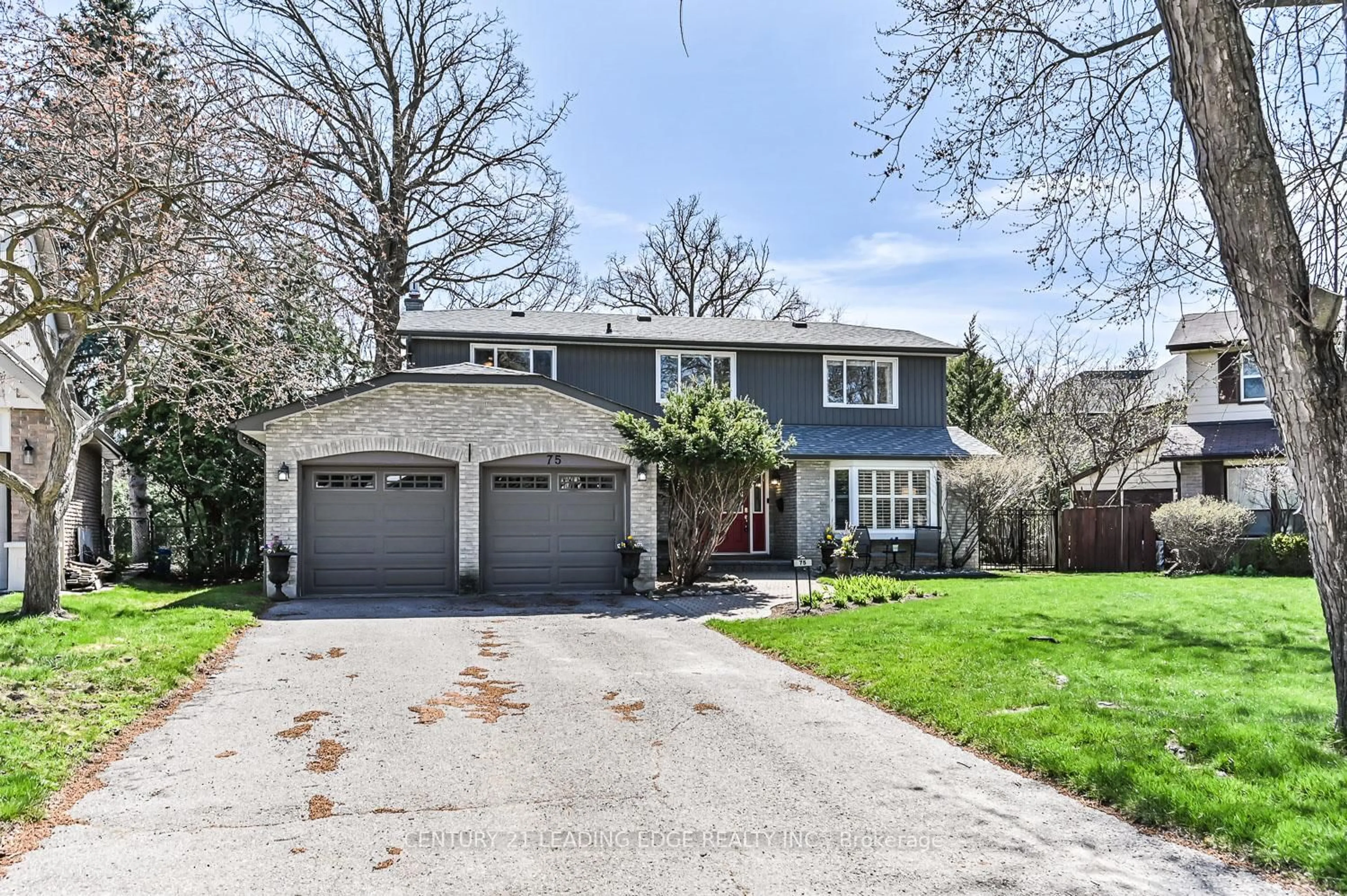 Home with vinyl exterior material, street for 75 Emmeloord Cres, Markham Ontario L3R 1P9