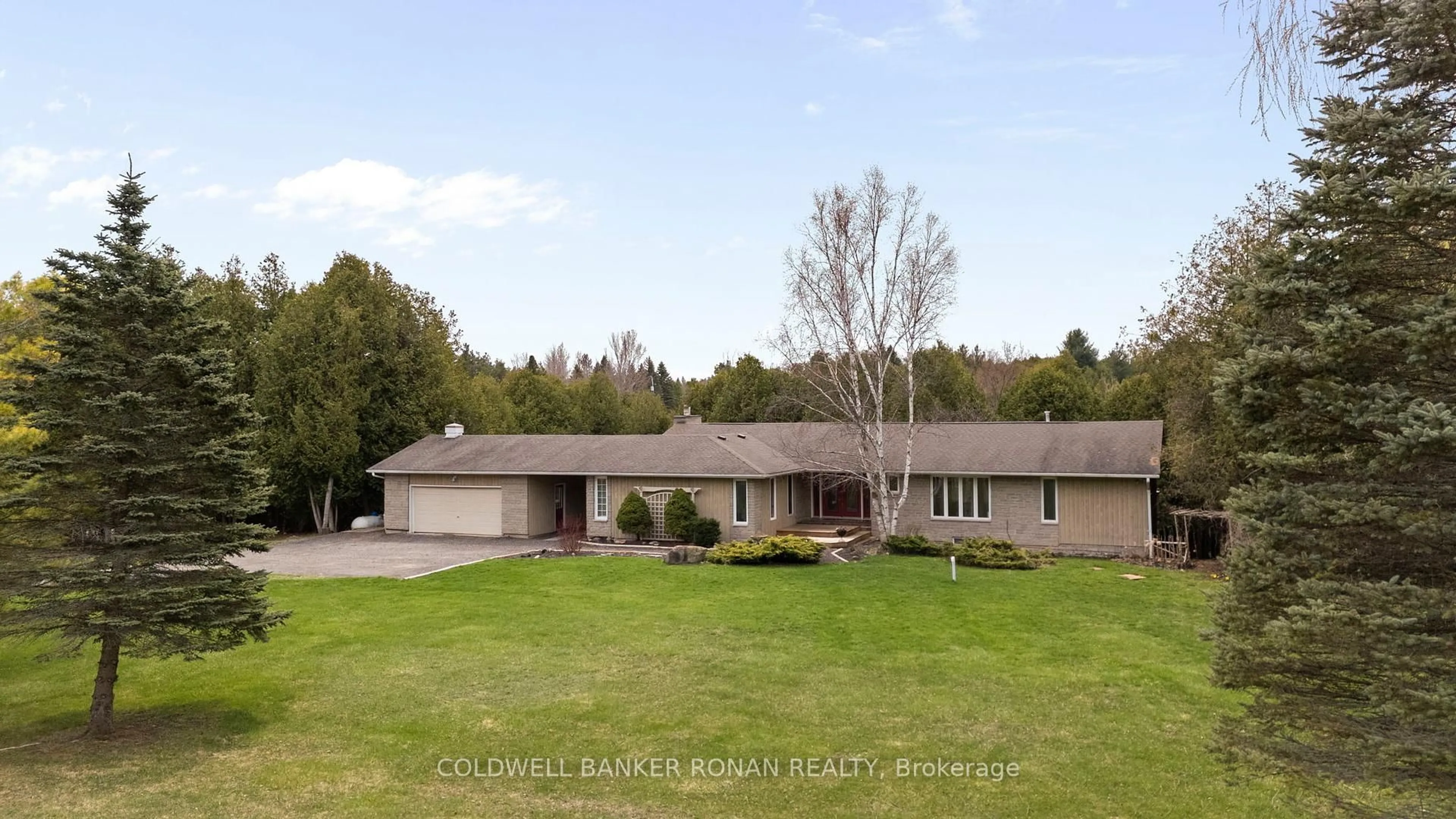 A pic from outside/outdoor area/front of a property/back of a property/a pic from drone, unknown for 10 Margaret Ave, Adjala-Tosorontio Ontario L0M 1J0
