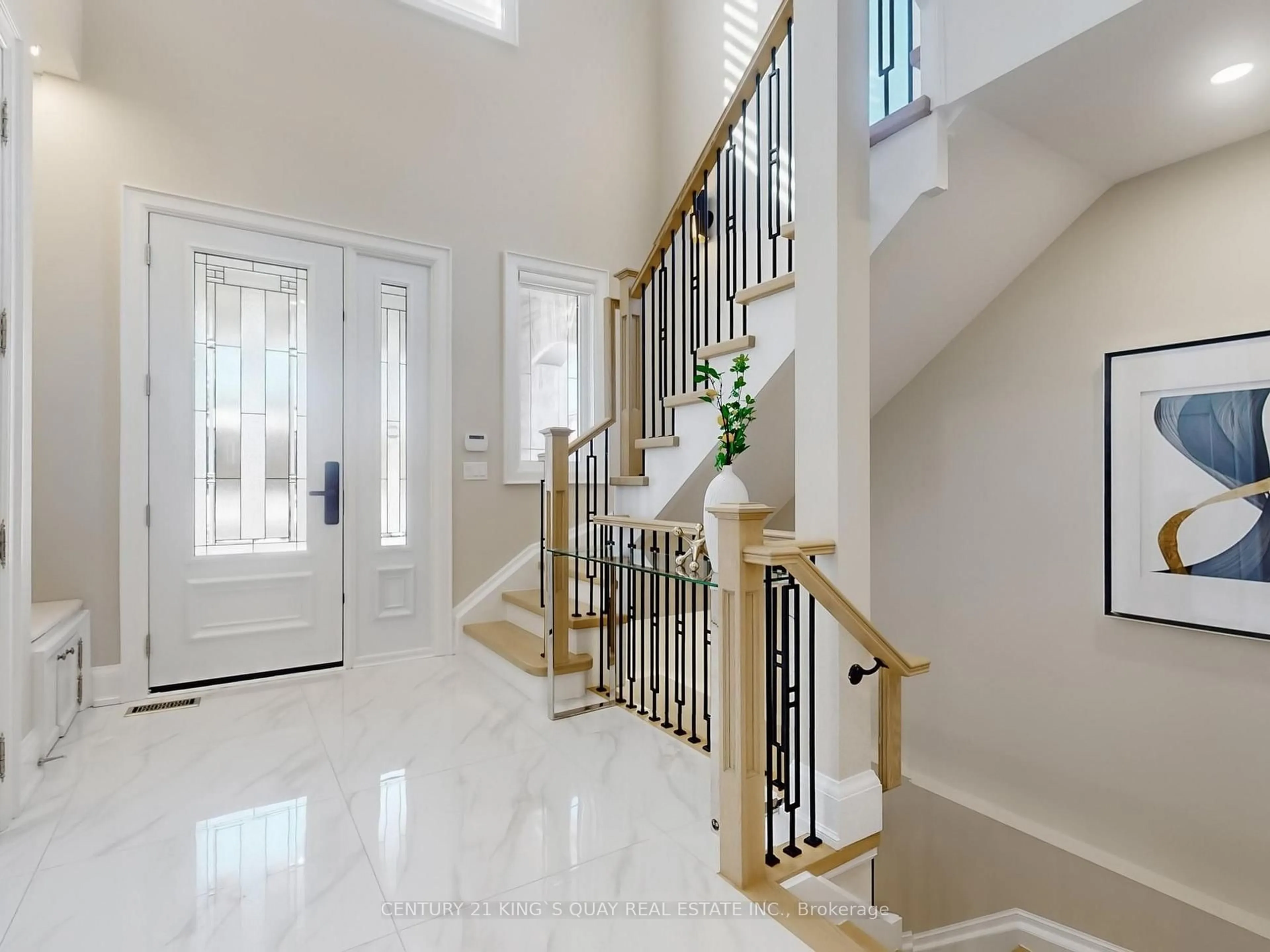 Indoor foyer for 41 Lillian Ave, Markham Ontario L3T 4N5