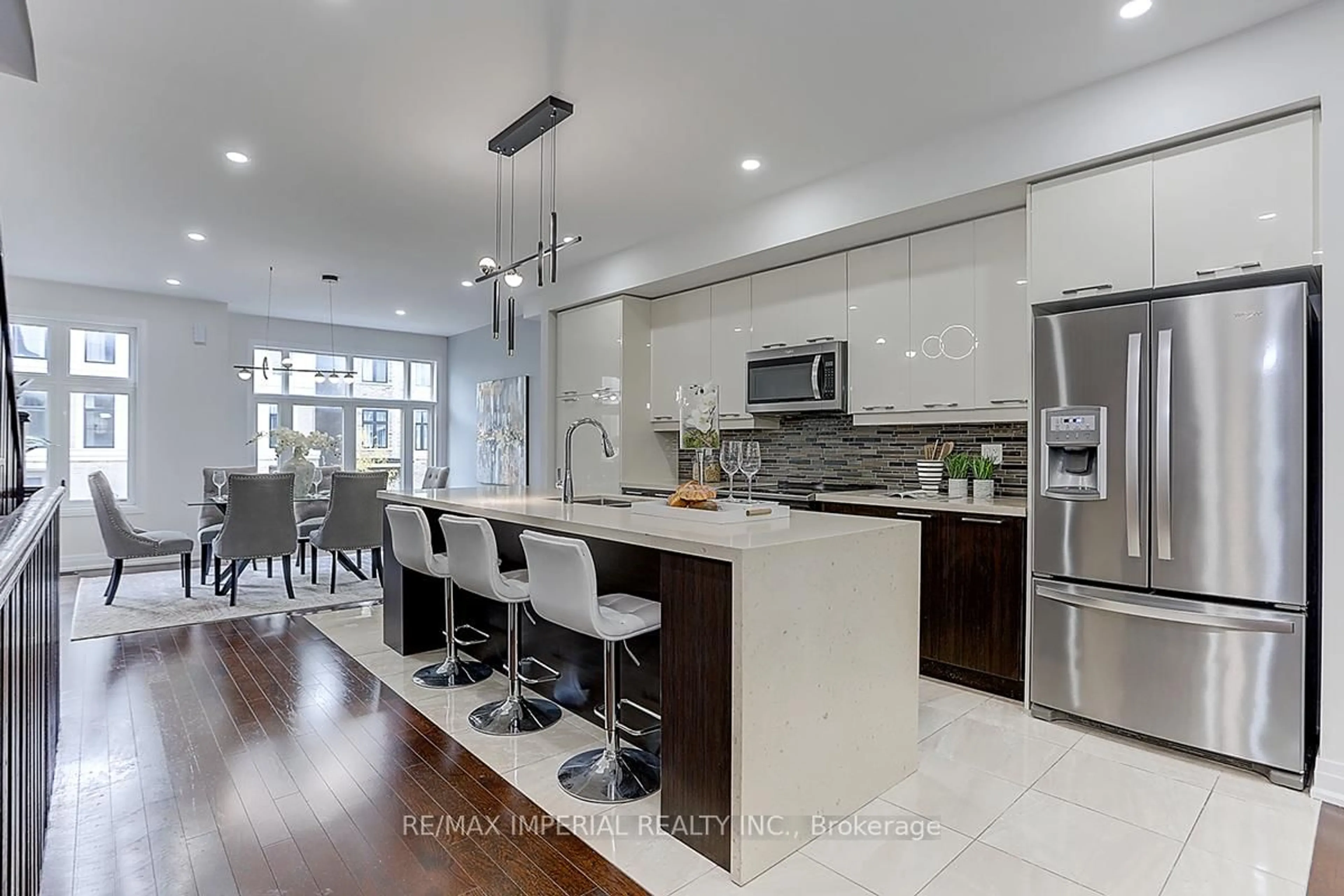 Open concept kitchen, ceramic/tile floor for 27 Mcgurran Lane, Richmond Hill Ontario L4B 0G8