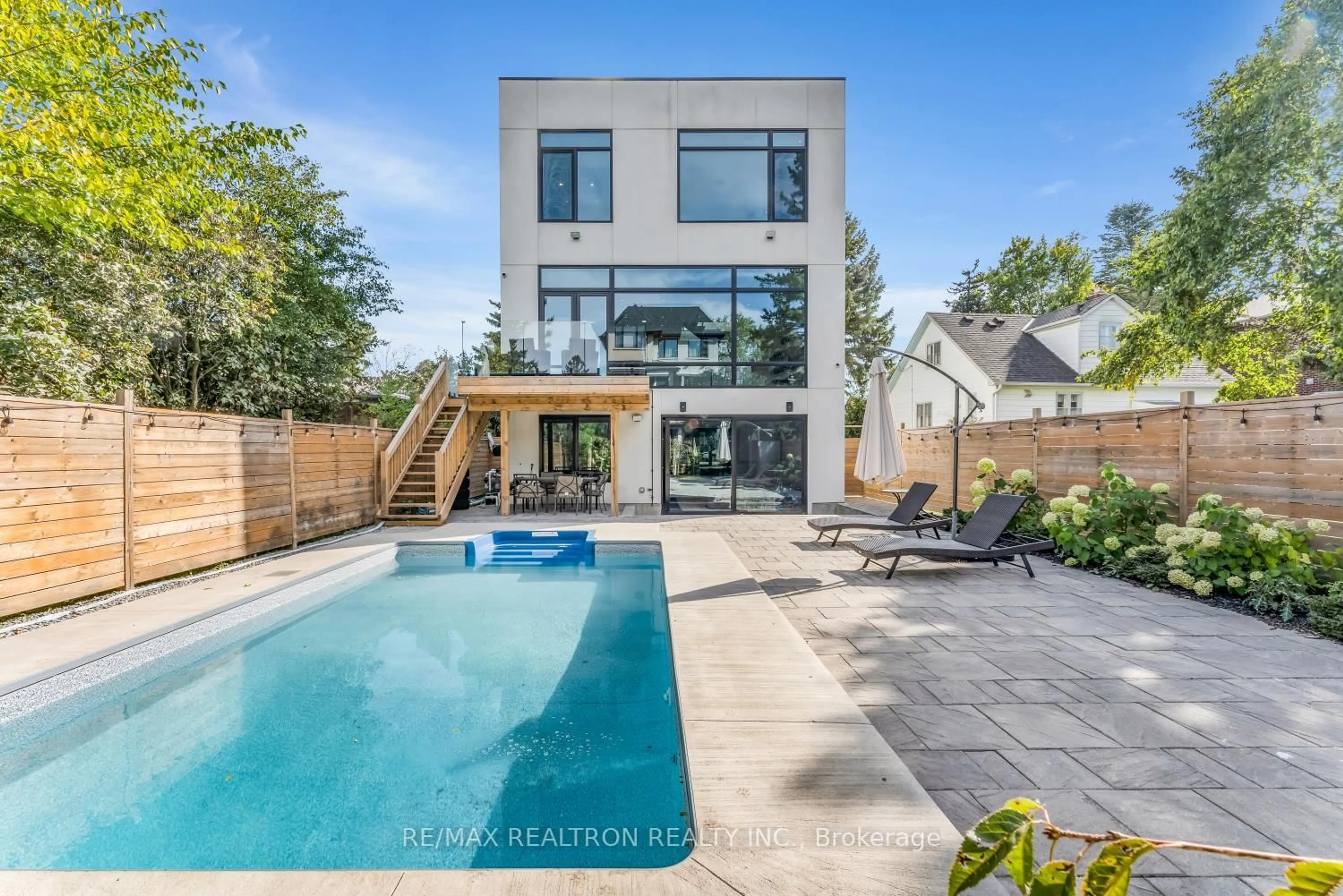 Home with brick exterior material, unknown for 156 Garden Ave, Richmond Hill Ontario L4C 6M2
