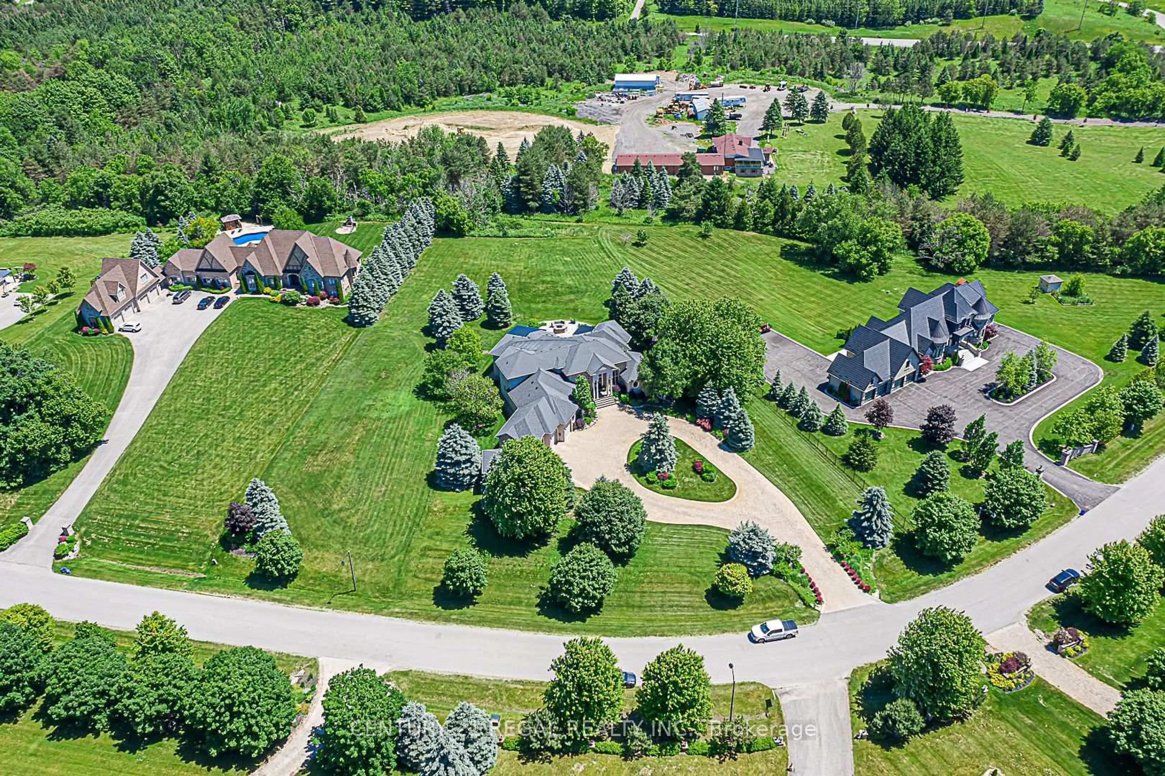 A pic from outside/outdoor area/front of a property/back of a property/a pic from drone, mountain view for 16 Lake Woods Dr, Whitchurch-Stouffville Ontario L4A 1P9