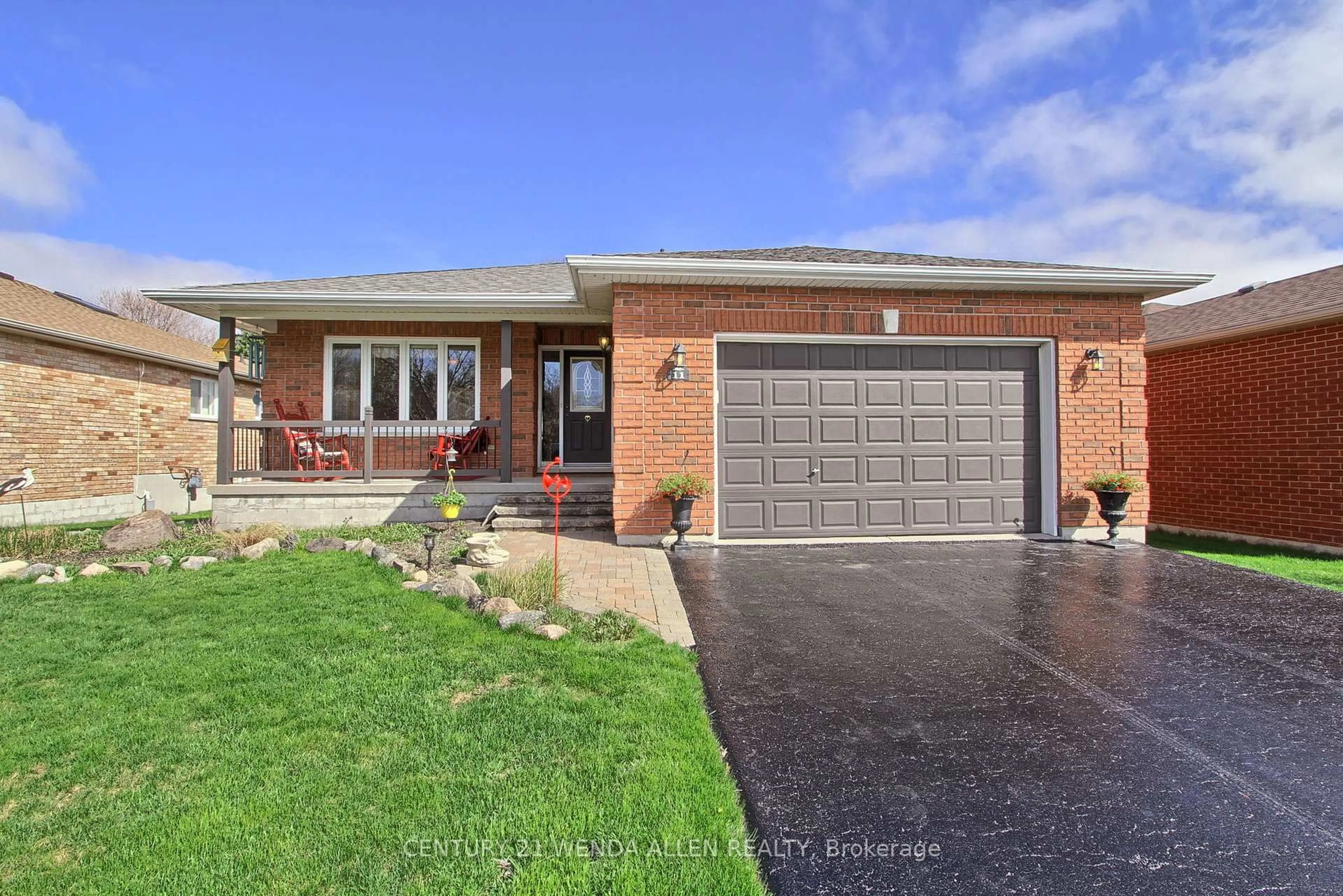 Home with brick exterior material, street for 11 Low Blvd, Uxbridge Ontario L9P 1W7