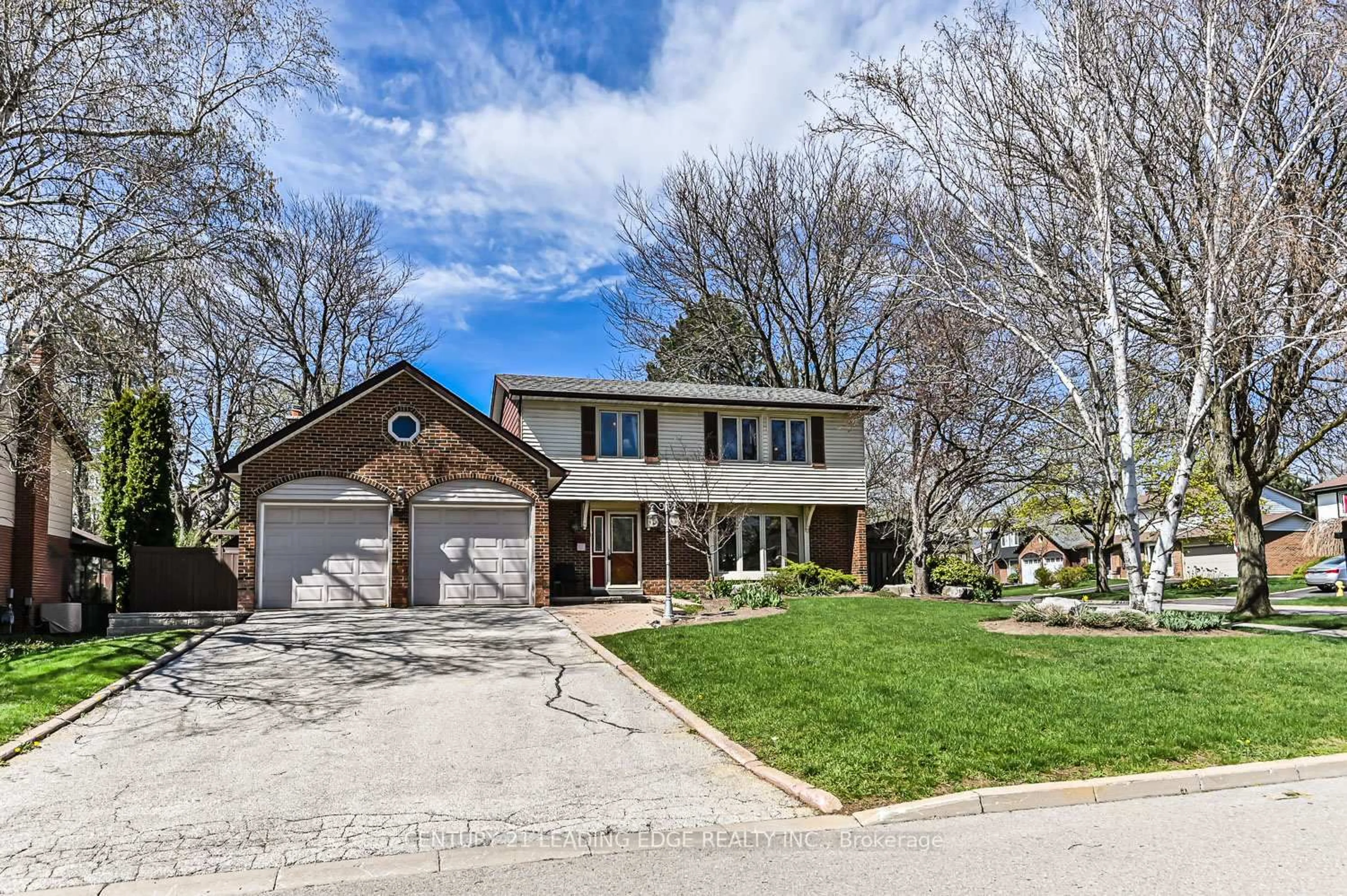 Home with vinyl exterior material, street for 50 Sir Gawaine Pl, Markham Ontario L3P 3A2