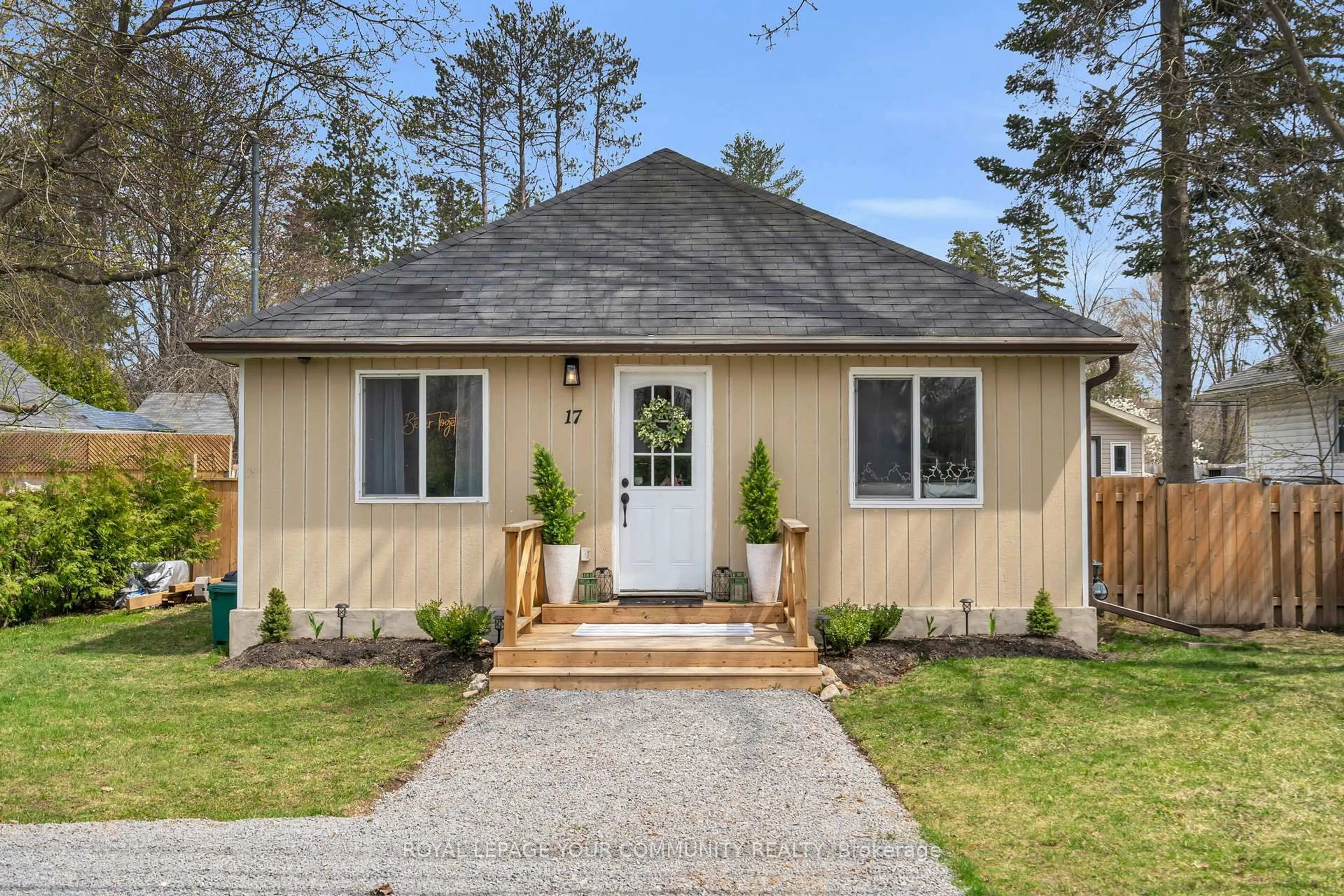 Unknown for 17 Hardwood Dr, Georgina Ontario L0E 1L0
