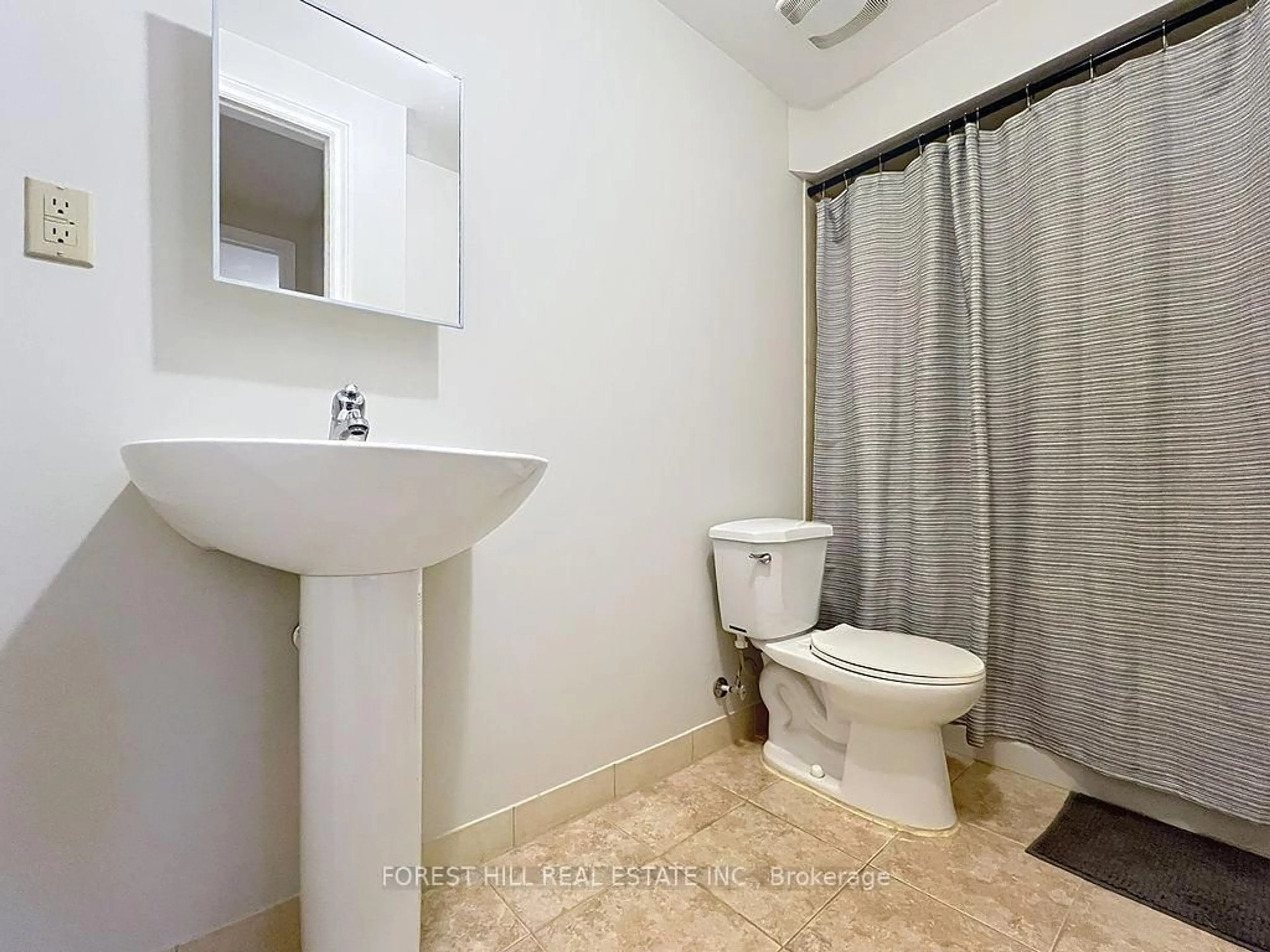 Standard bathroom, ceramic/tile floor for 396 Apple Blossom Dr, Vaughan Ontario L4J 8Z9
