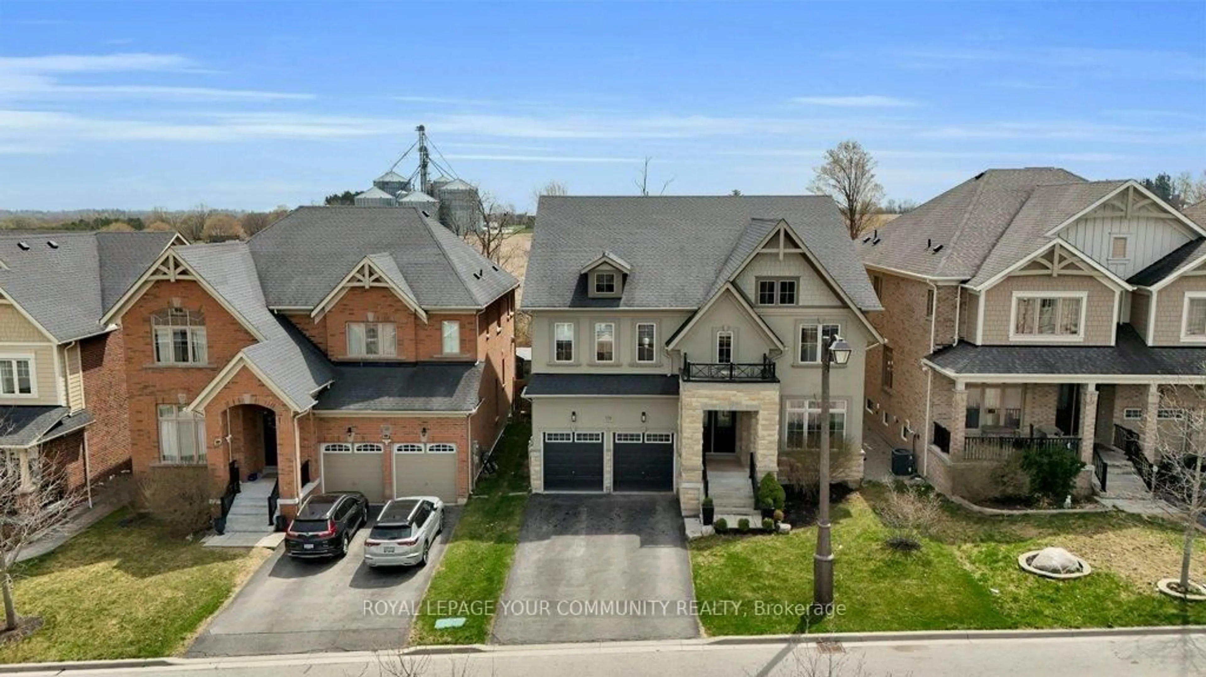 A pic from outside/outdoor area/front of a property/back of a property/a pic from drone, street for 178 Gar Lehman Ave, Whitchurch-Stouffville Ontario L4A 0H8