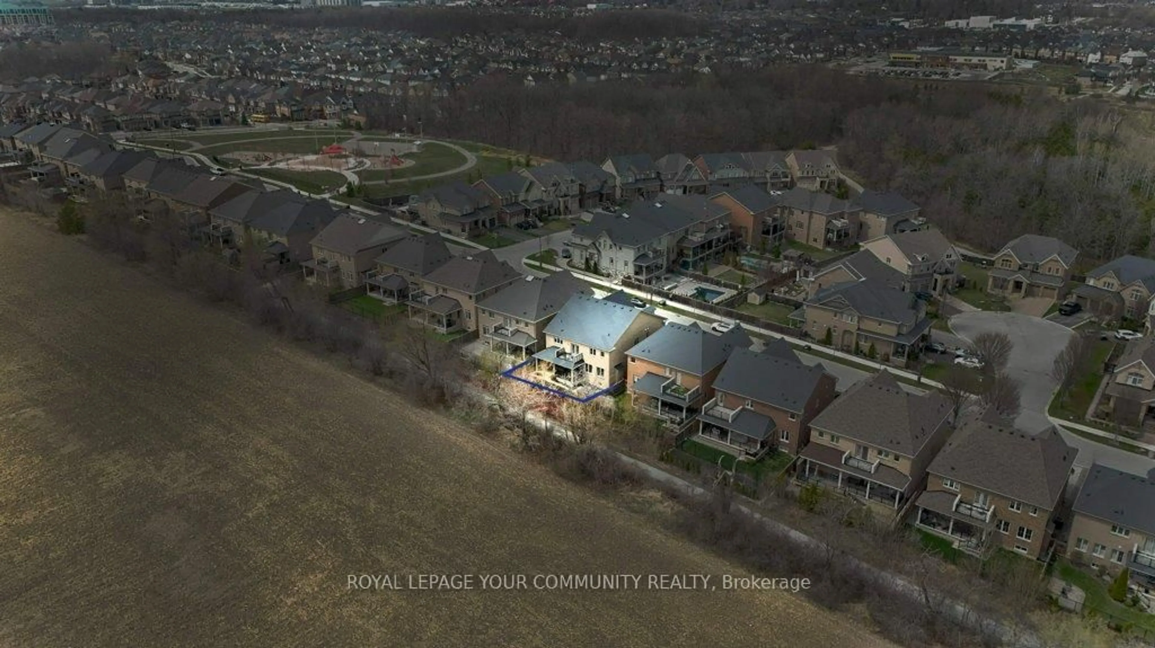 A pic from outside/outdoor area/front of a property/back of a property/a pic from drone, water/lake/river/ocean view for 178 Gar Lehman Ave, Whitchurch-Stouffville Ontario L4A 0H8