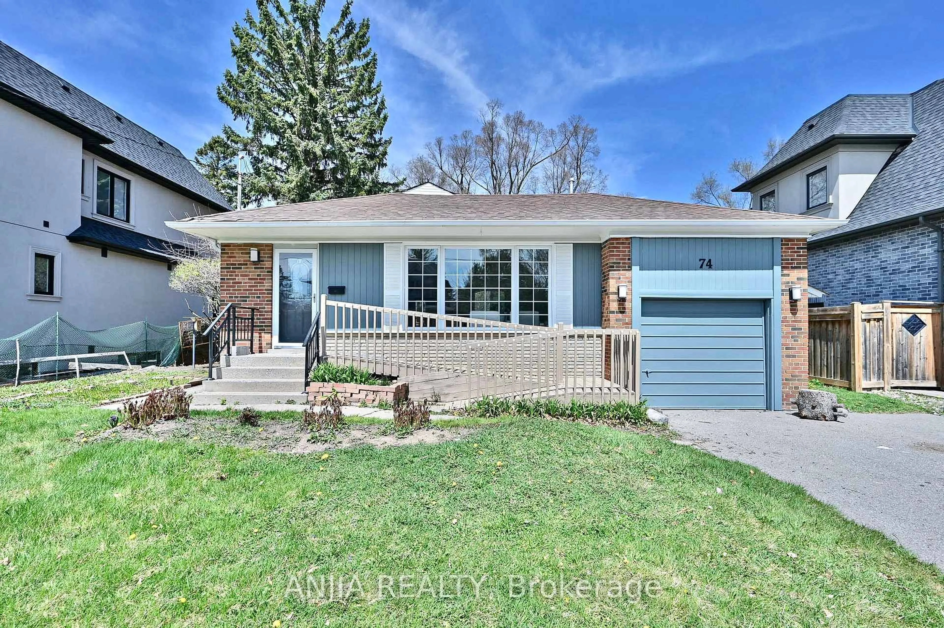 Home with brick exterior material, street for 74 Robinson St, Markham Ontario L3P 1N8