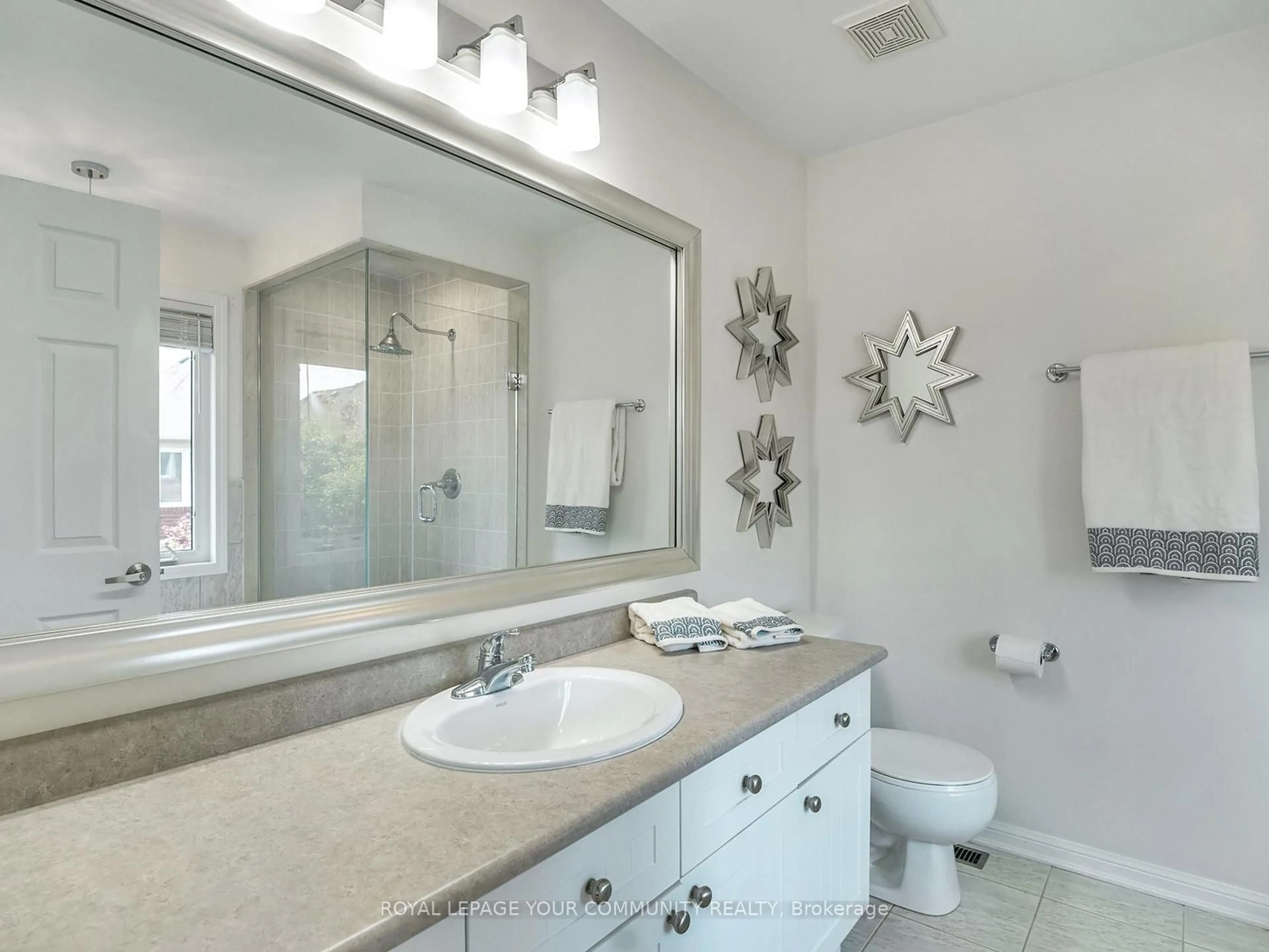 Contemporary bathroom, ceramic/tile floor for 118 Ina Lane, Whitchurch-Stouffville Ontario L4A 0L8
