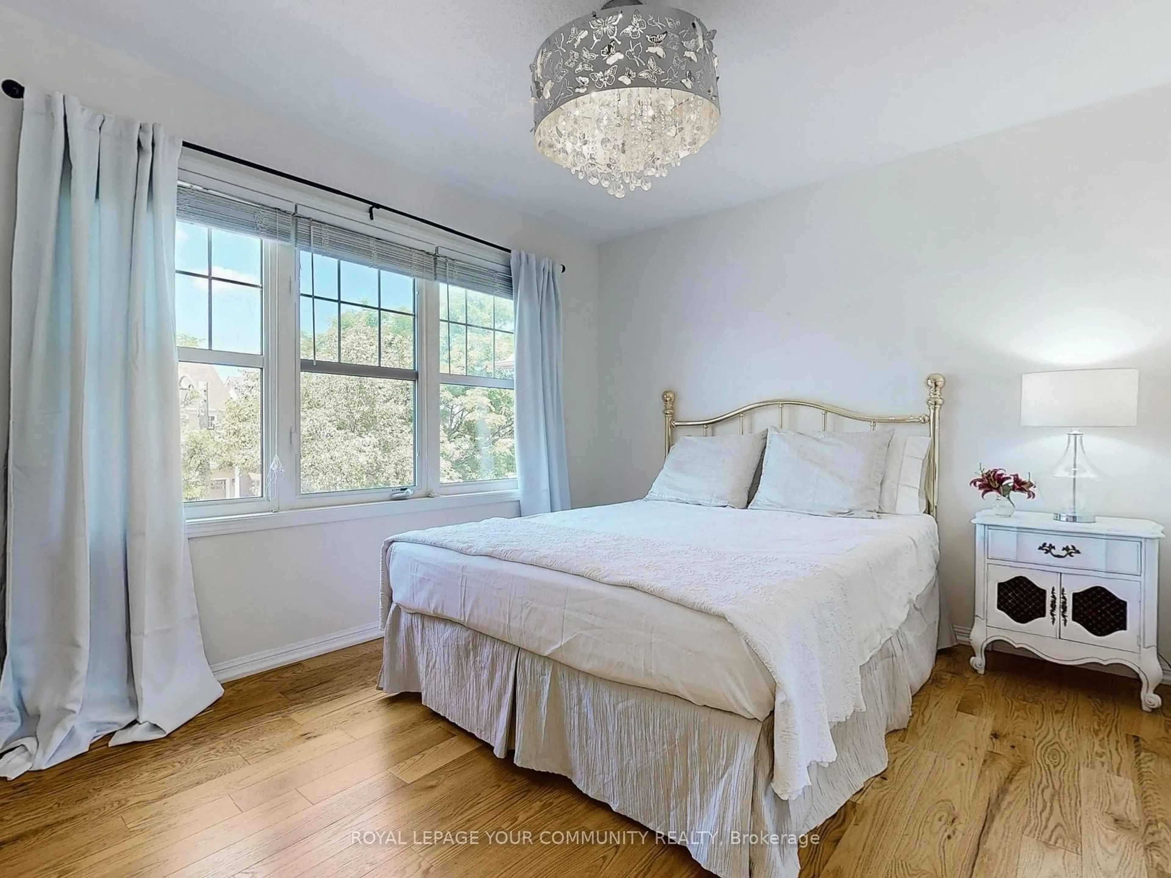 Bedroom with bed, wood/laminate floor for 118 Ina Lane, Whitchurch-Stouffville Ontario L4A 0L8