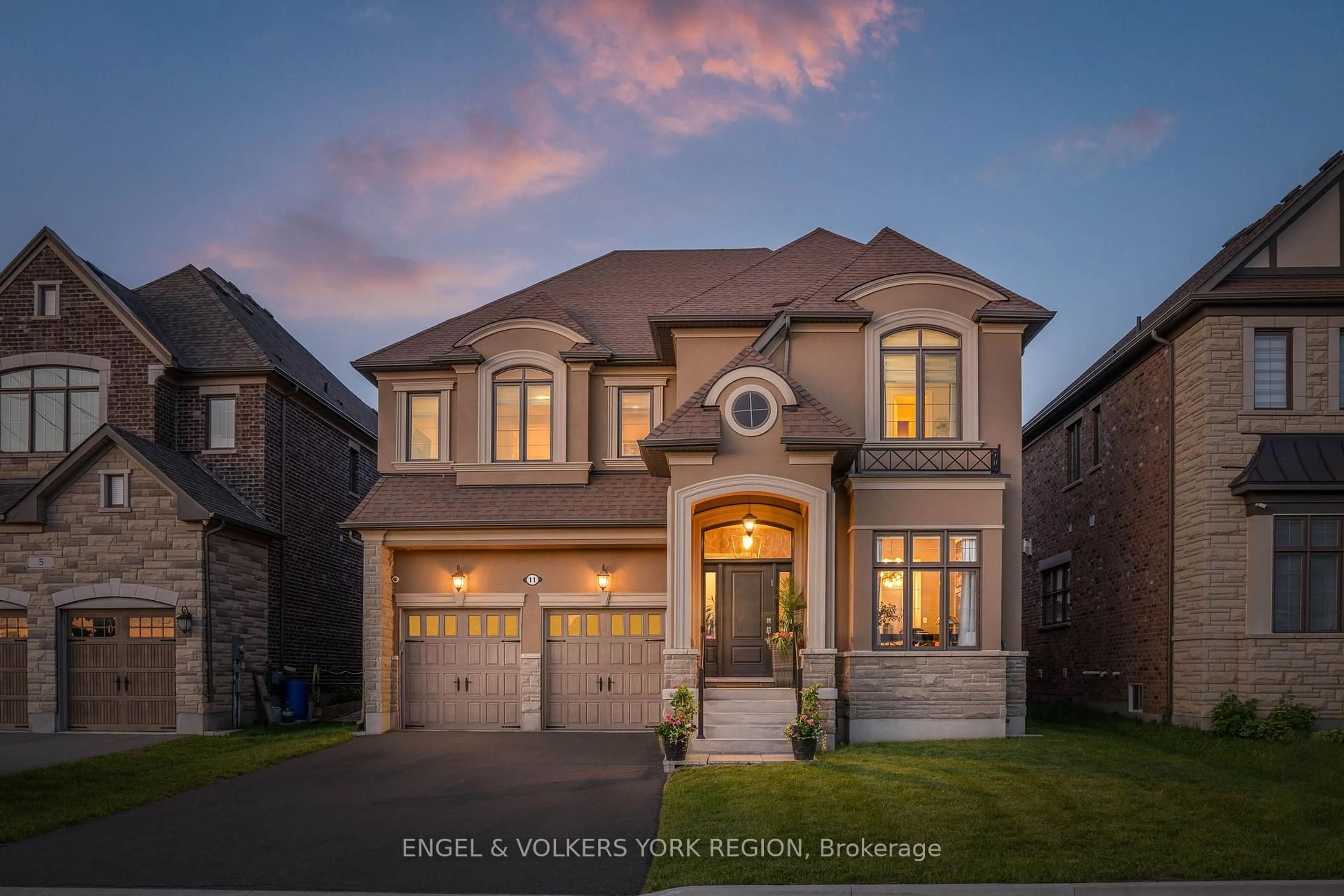 Home with brick exterior material, street for 11 Cairns Gate, King Ontario L7B 0P5