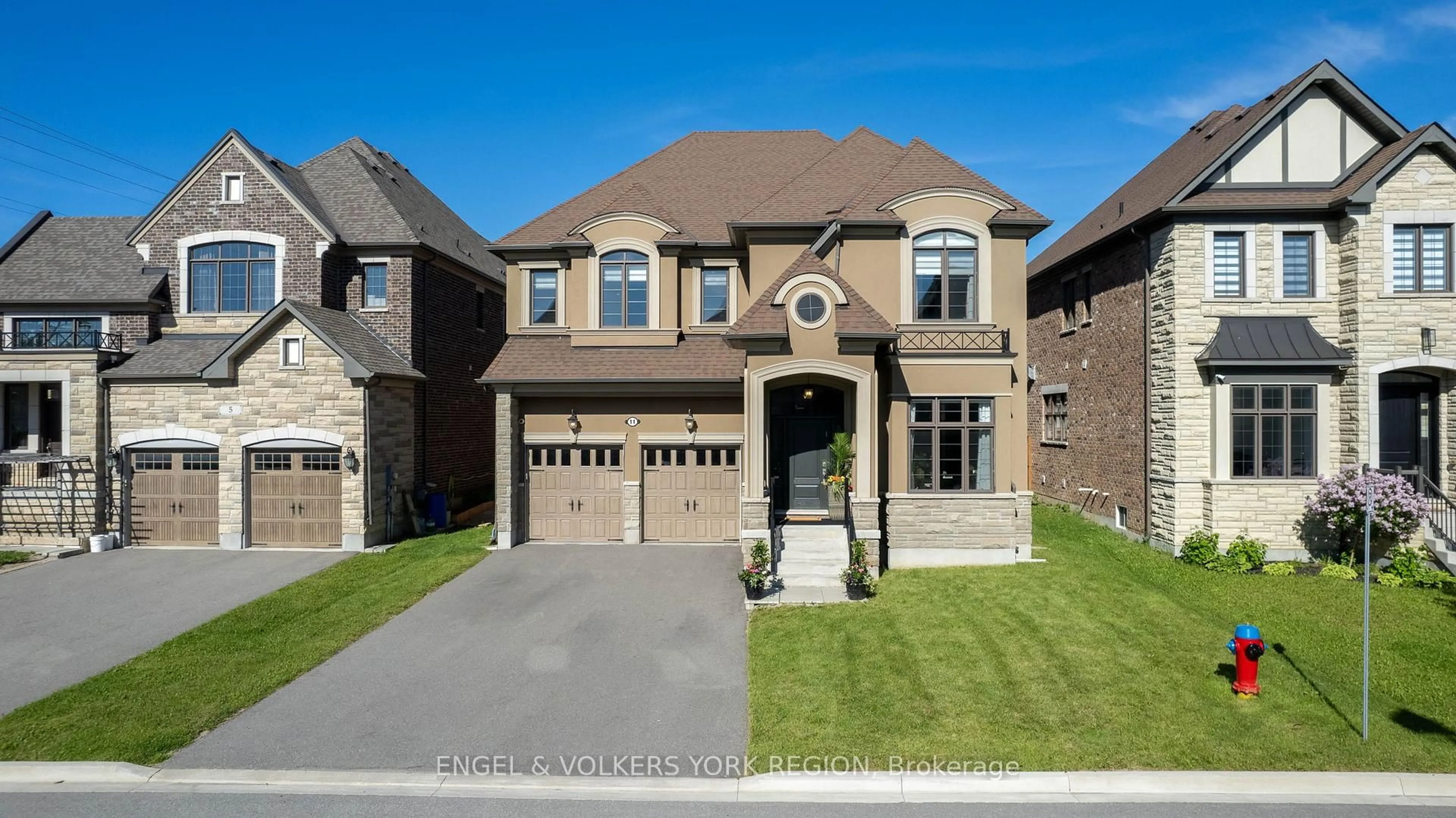Home with brick exterior material, street for 11 Cairns Gate, King Ontario L7B 0P5