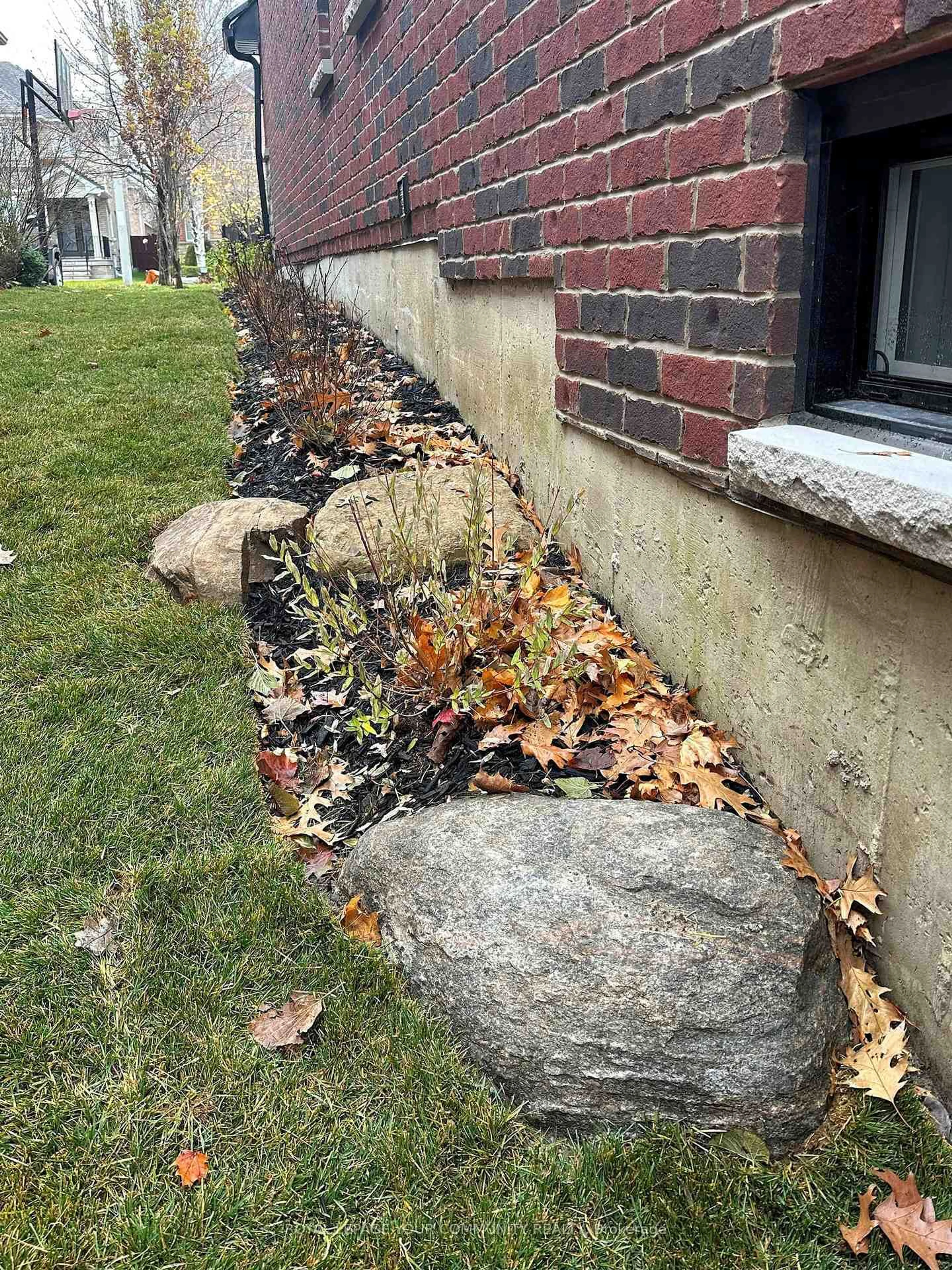 Patio, street for 78 Gracedale Dr, Richmond Hill Ontario L4C 0S8