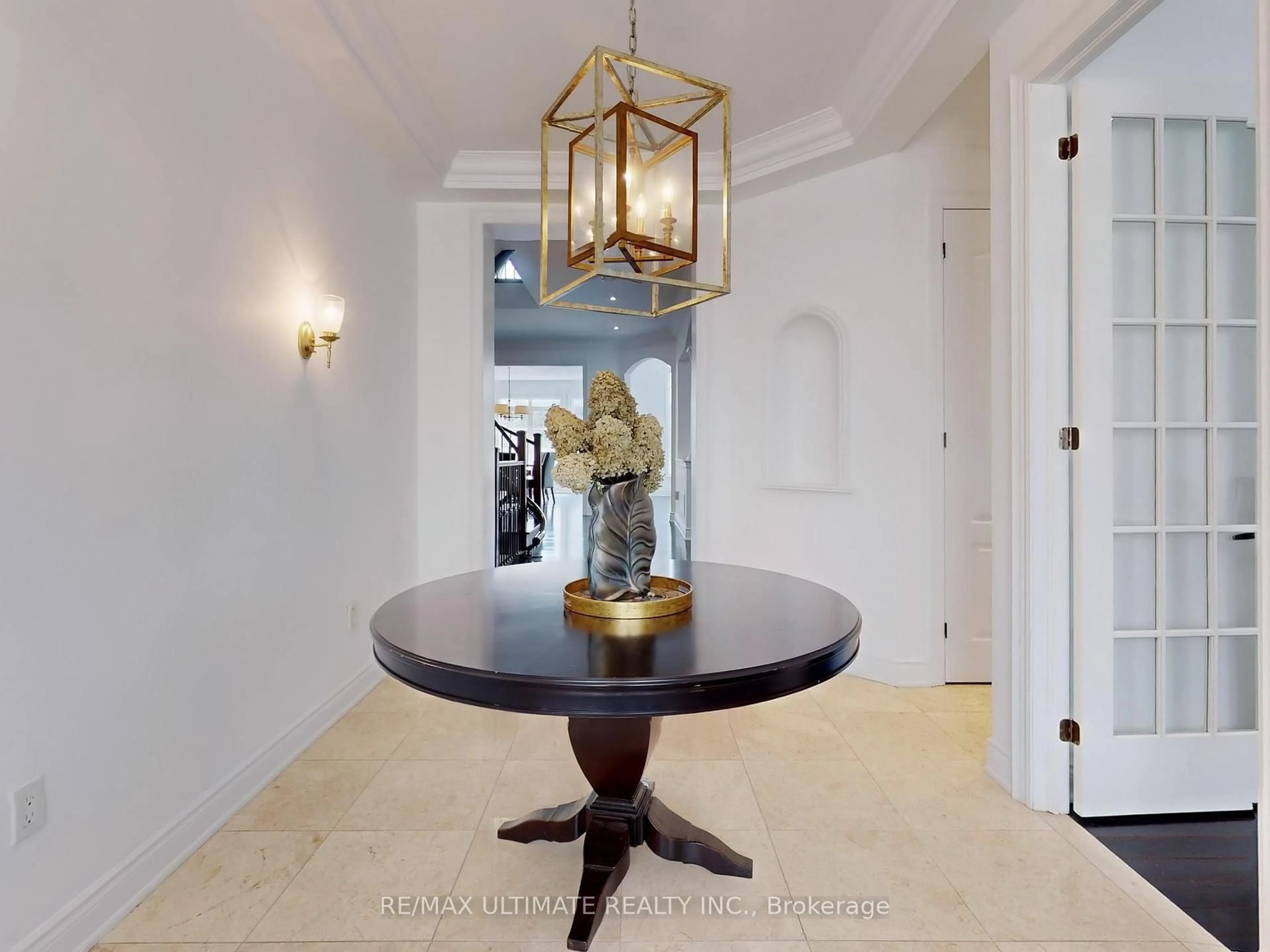Indoor entryway for 133 Cook's Mill Cres, Vaughan Ontario L6A 0L1