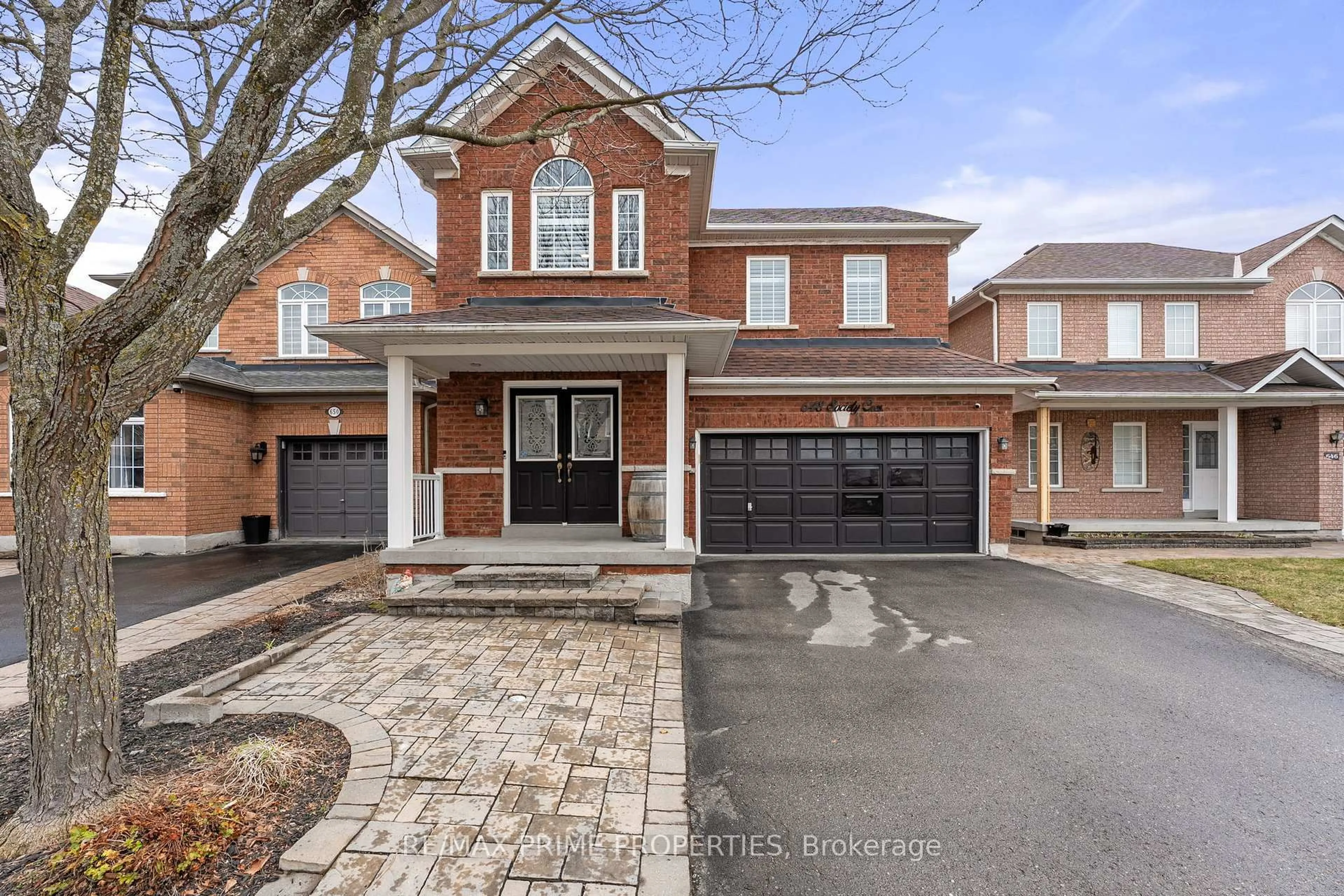 Home with brick exterior material, street for 648 Society Cres, Newmarket Ontario L3X 2V8