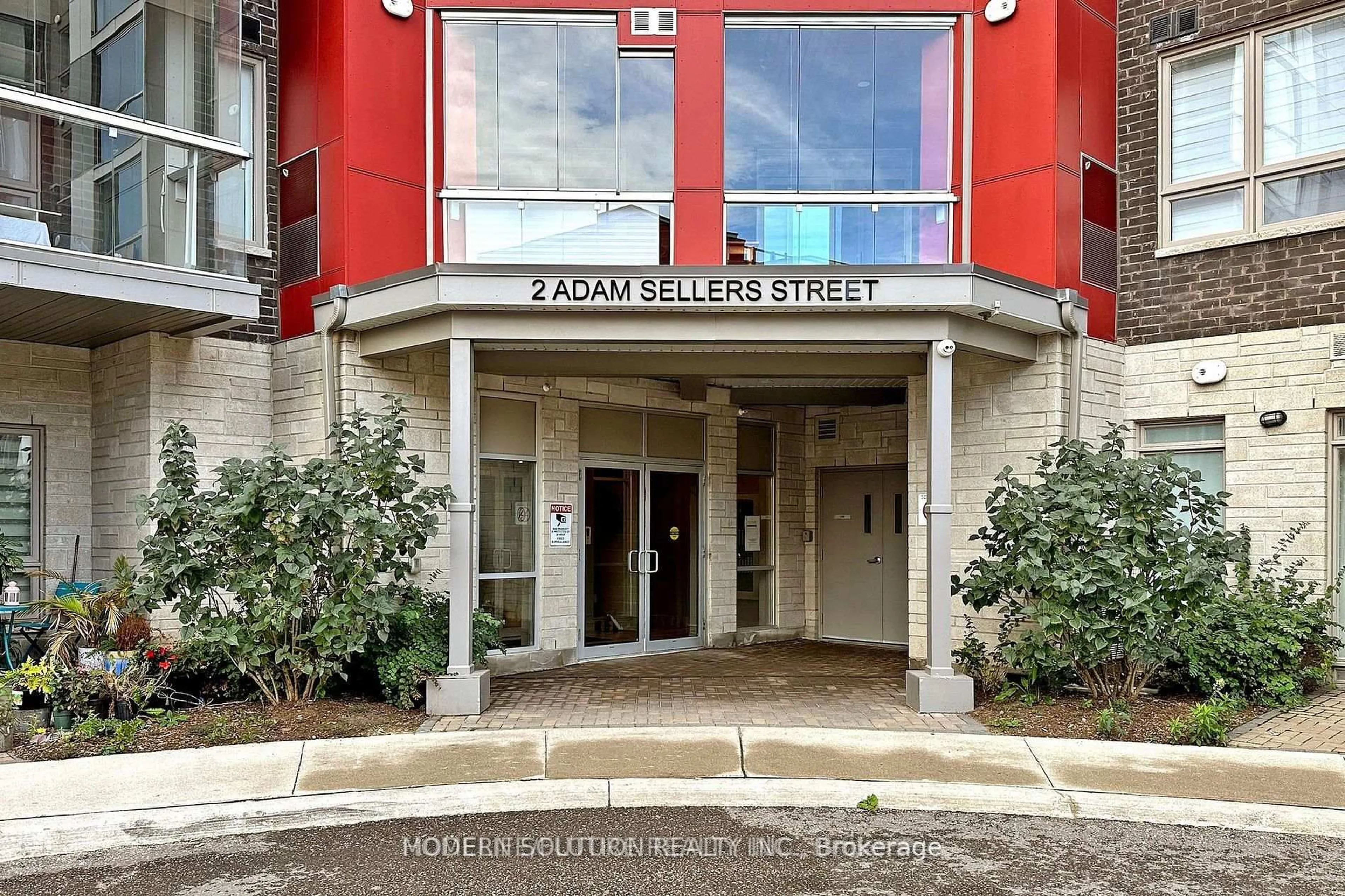 Indoor foyer for 2 Adam Sellers St #615, Markham Ontario L6B 1P2