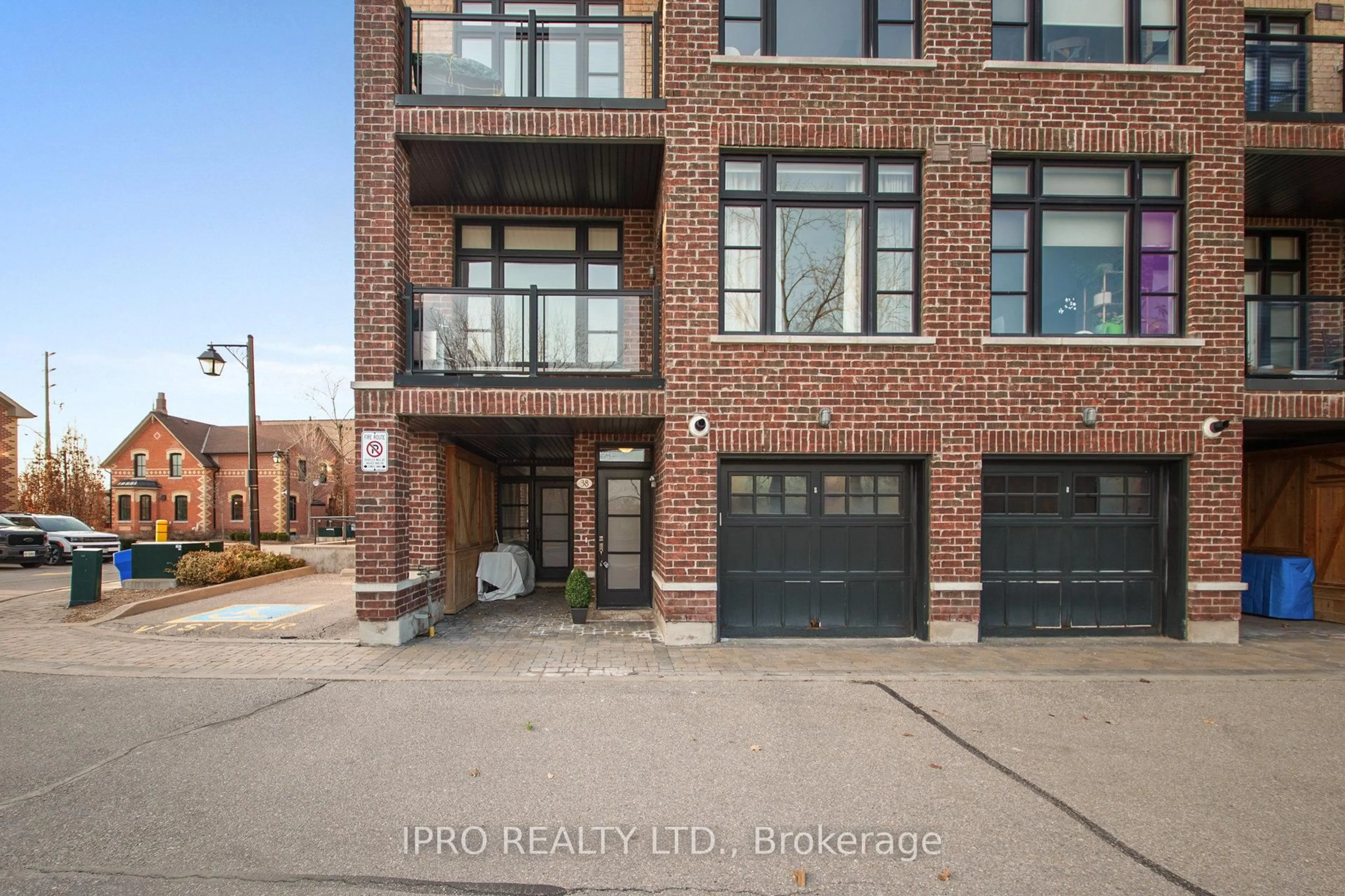 Home with brick exterior material, building for 8167 Kipling Ave #38, Vaughan Ontario L4L 0G4