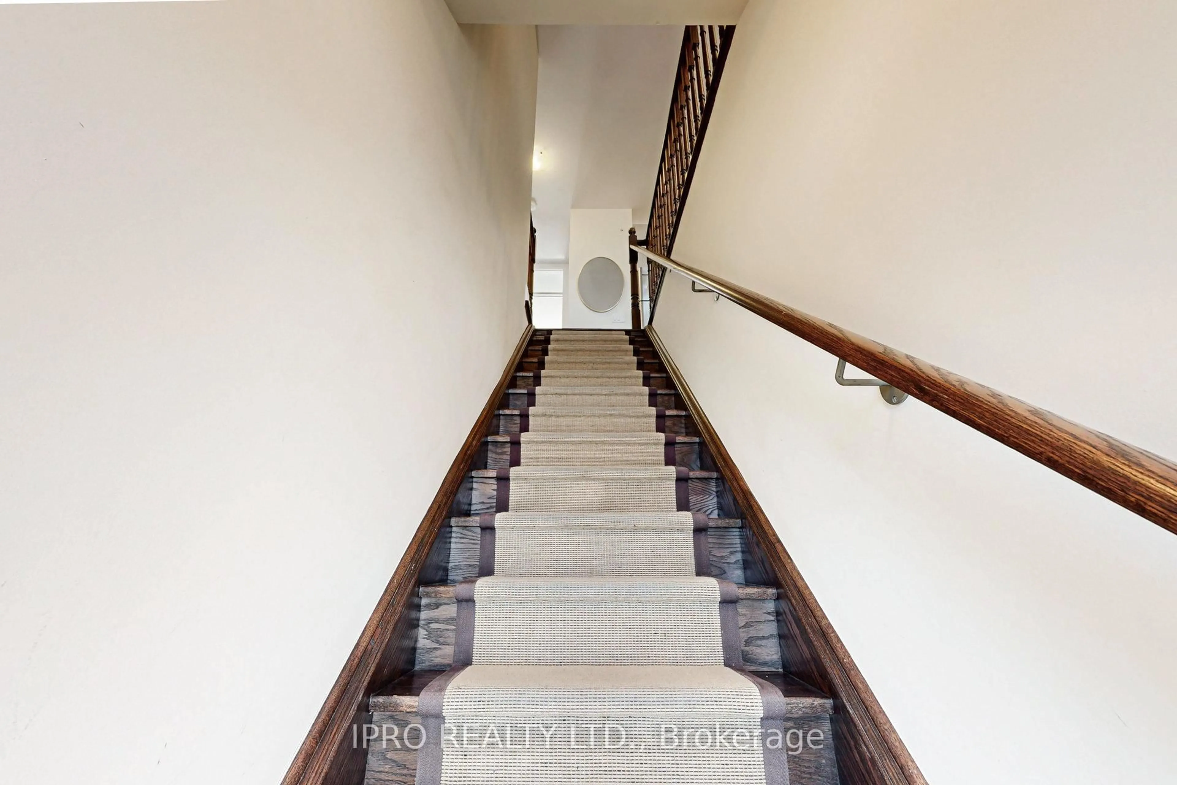 Stairs for 8167 Kipling Ave #38, Vaughan Ontario L4L 0G4