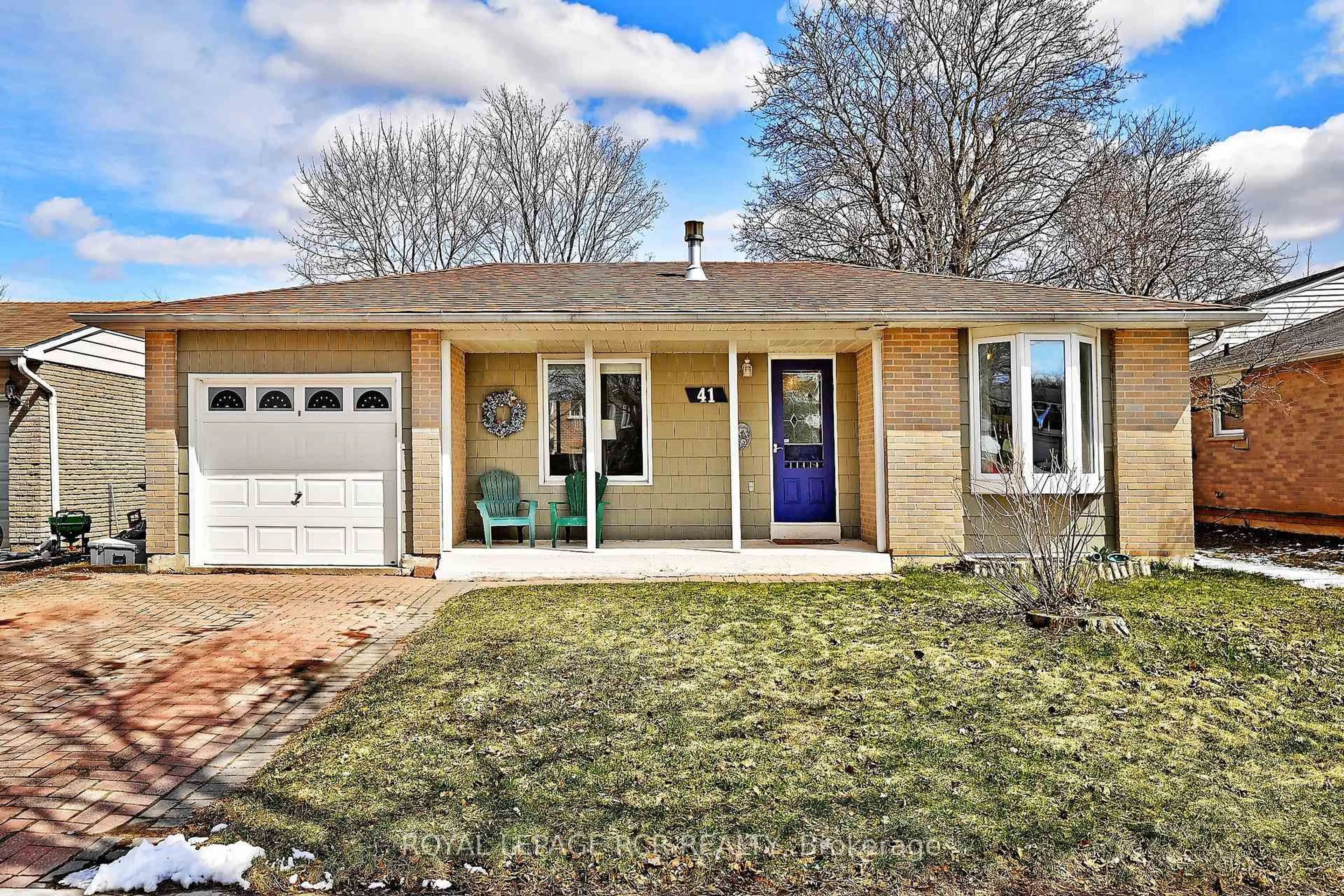 Home with vinyl exterior material, street for 41 The Blvd, New Tecumseth Ontario L0G 1W0