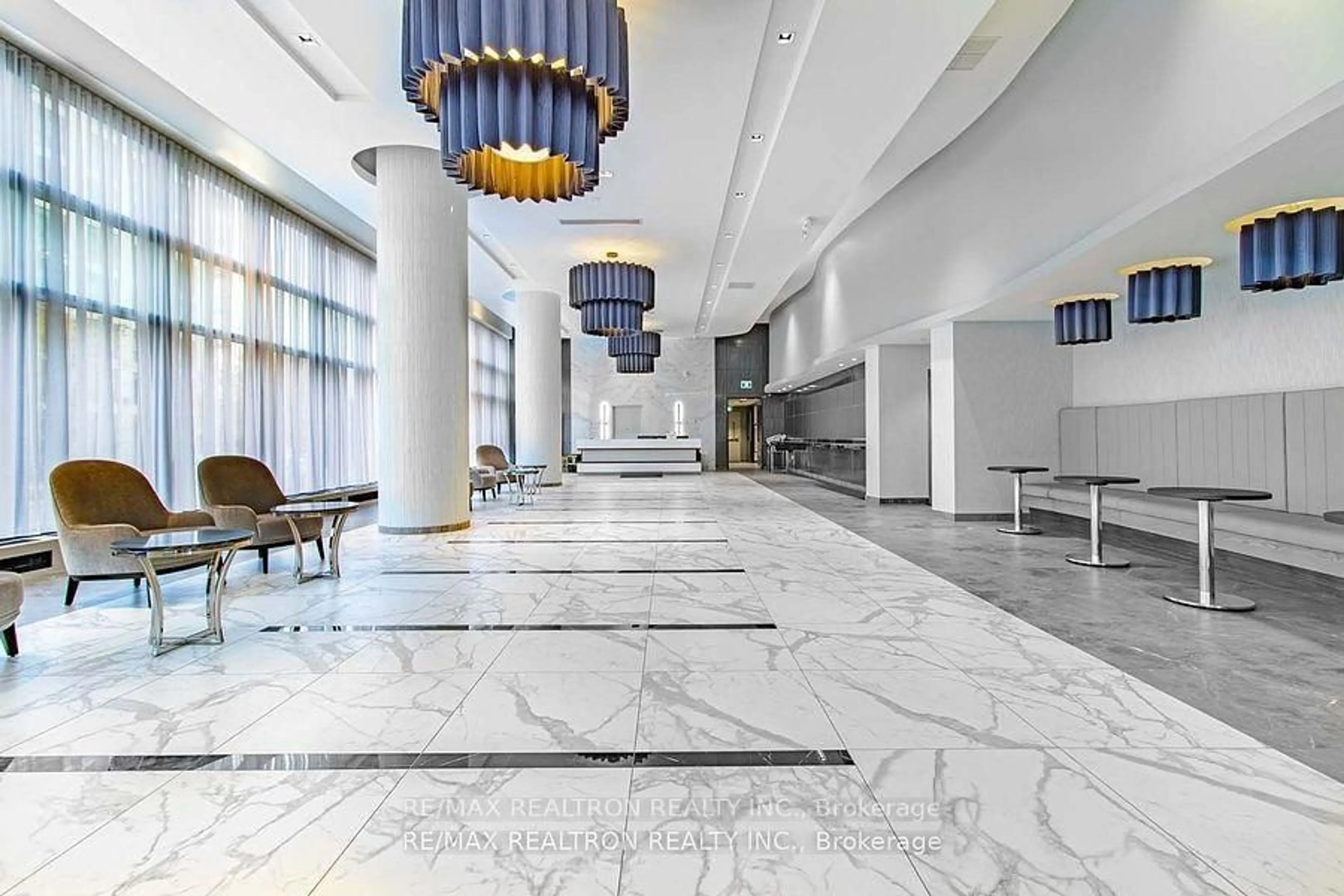 Lobby for 105 Oneida Cres #2301, Richmond Hill Ontario L4B 0H6