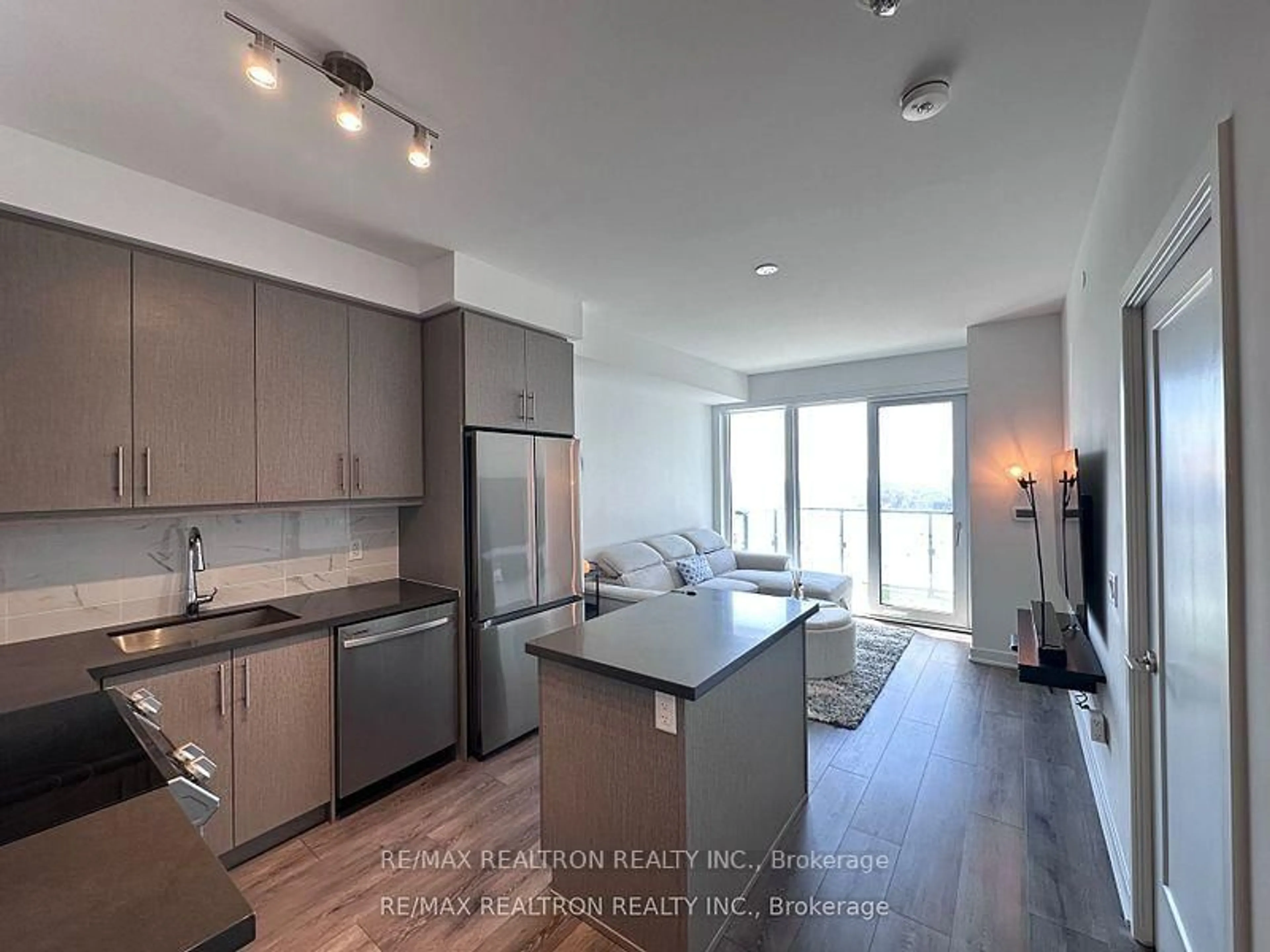 Open concept kitchen, unknown for 105 Oneida Cres #2301, Richmond Hill Ontario L4B 0H6
