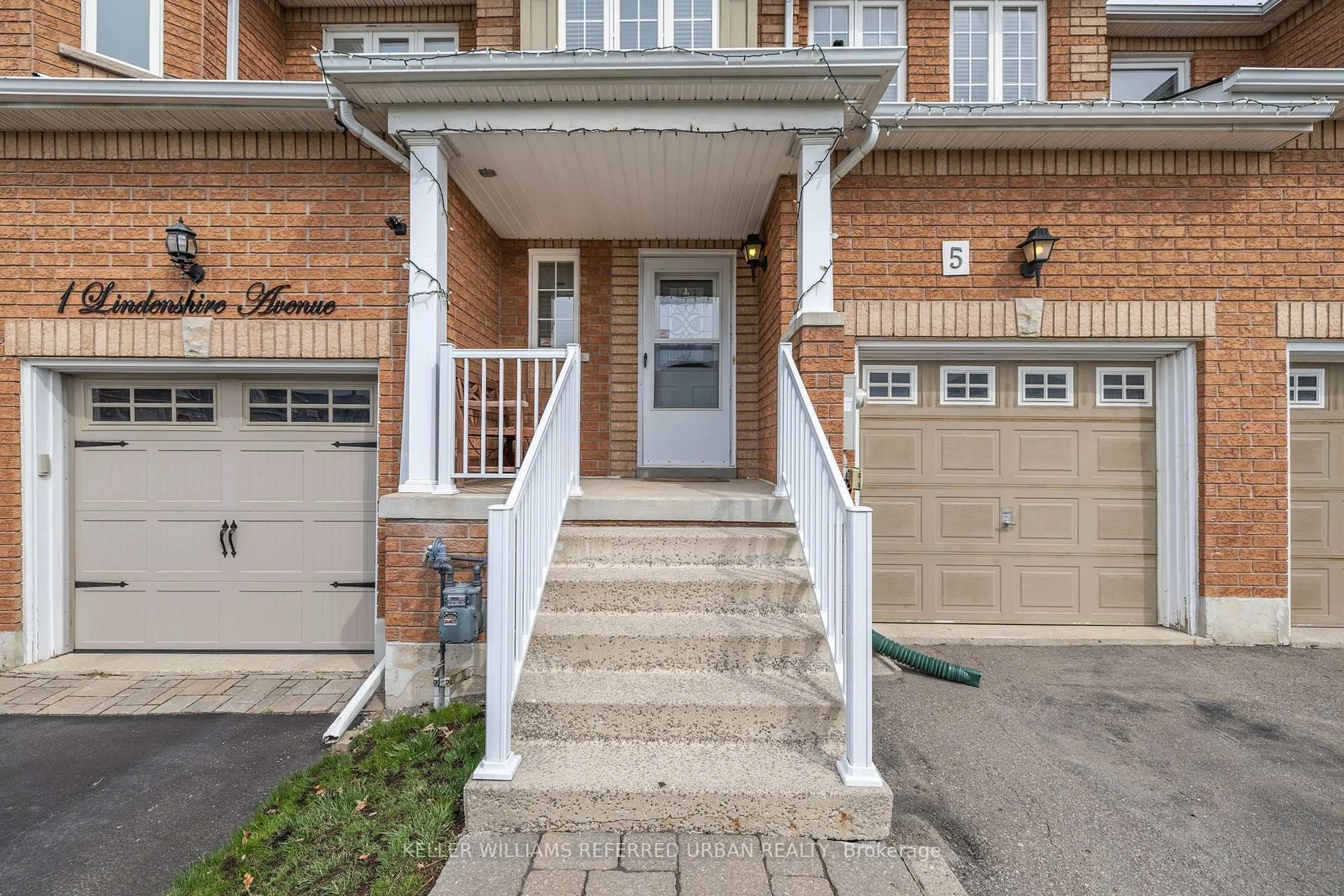 Unknown for 5 Lindenshire Ave, Vaughan Ontario L6A 4A4