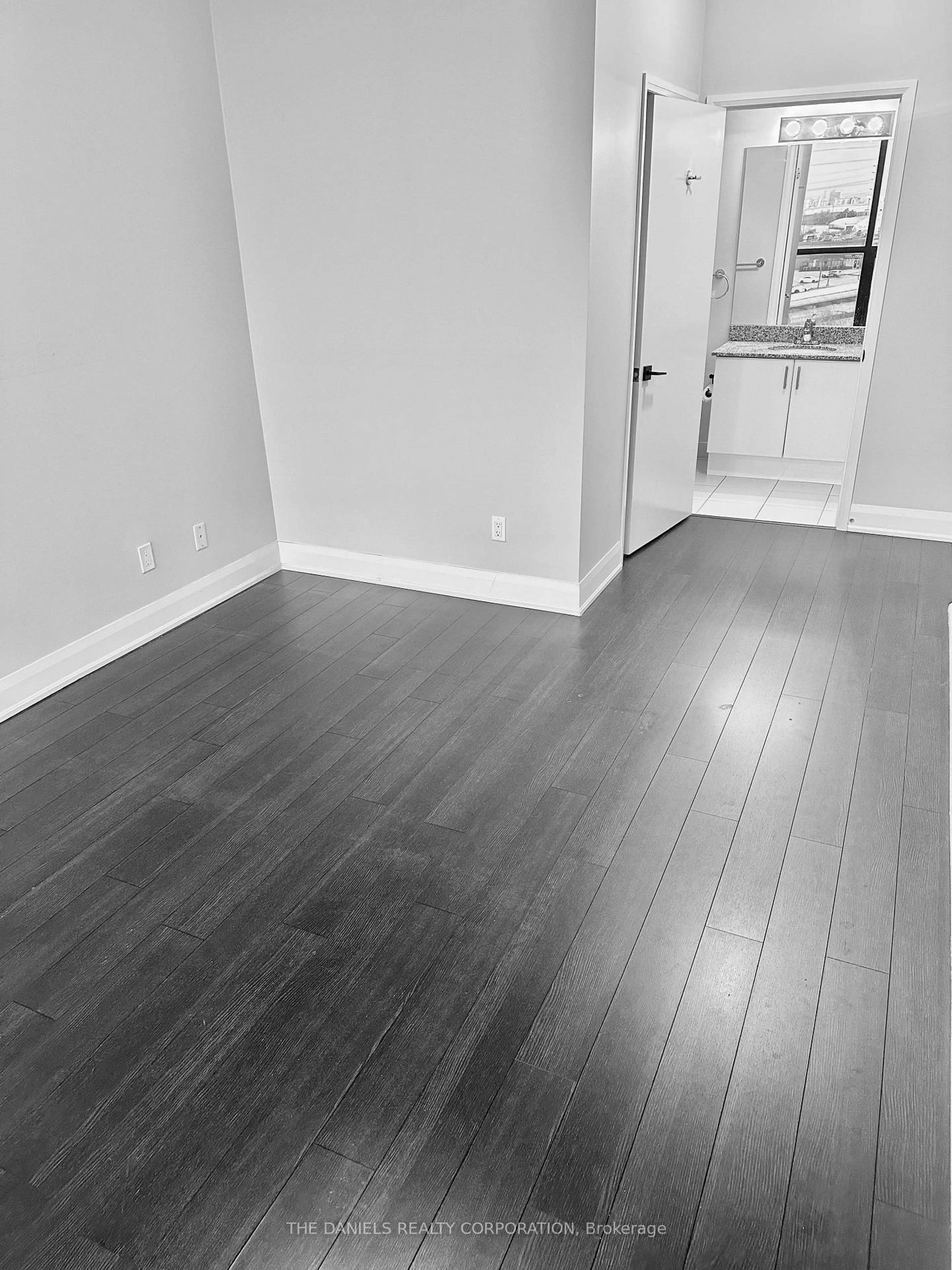 A pic of a room for 2900 Highway 7 N/A #502, Vaughan Ontario L4K 0G3