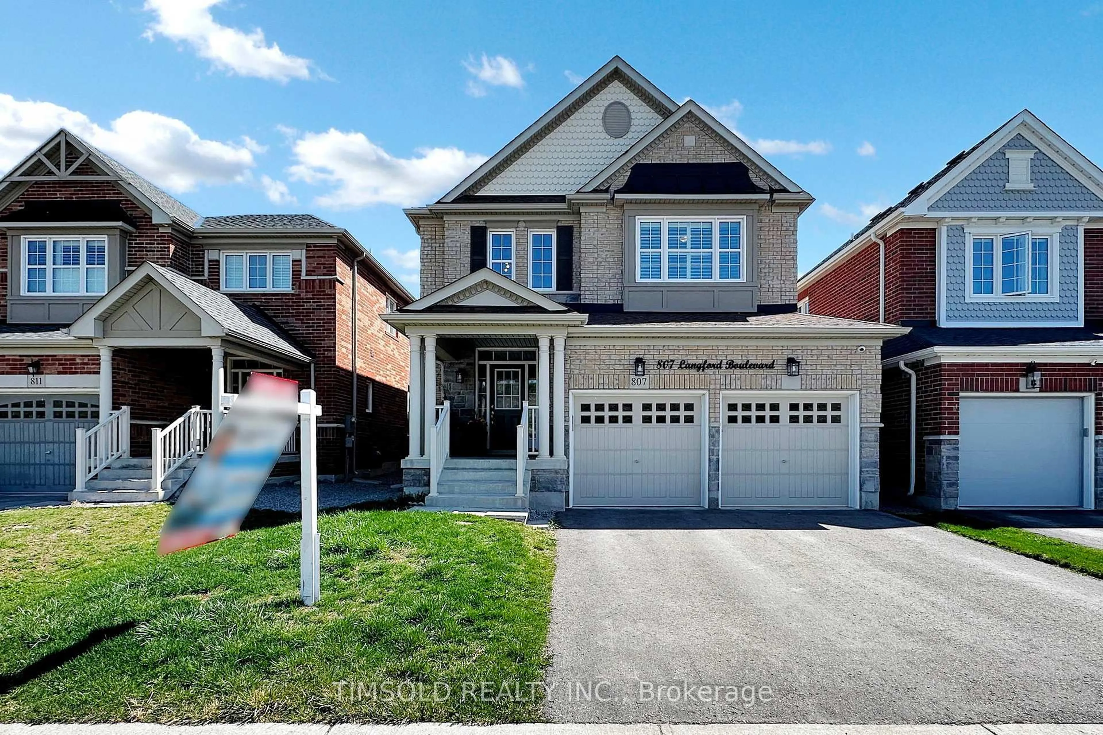 Home with brick exterior material, street for 807 Langford Blvd, Bradford West Gwillimbury Ontario L3Z 0K2