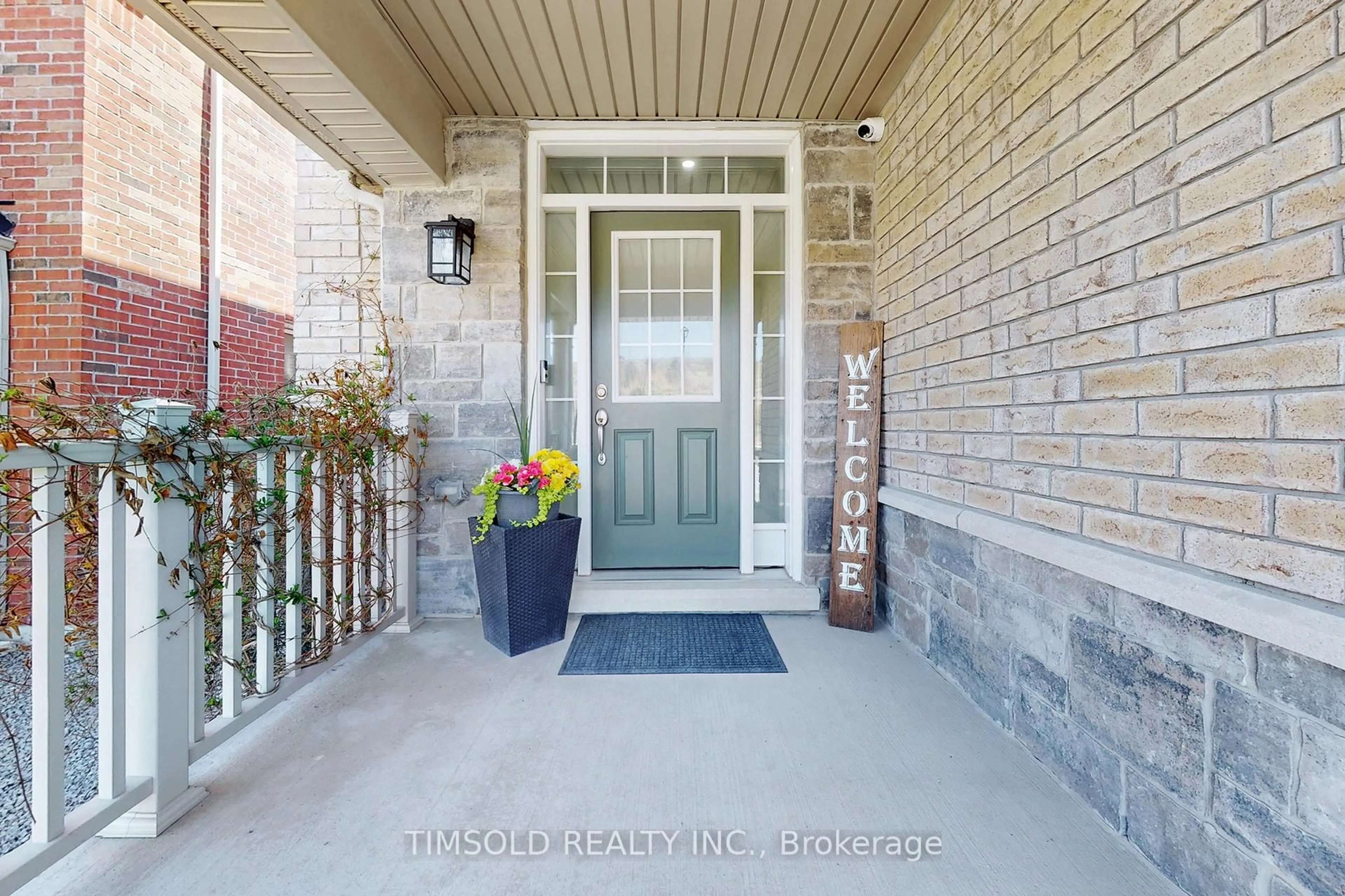 Indoor entryway for 807 Langford Blvd, Bradford West Gwillimbury Ontario L3Z 0K2
