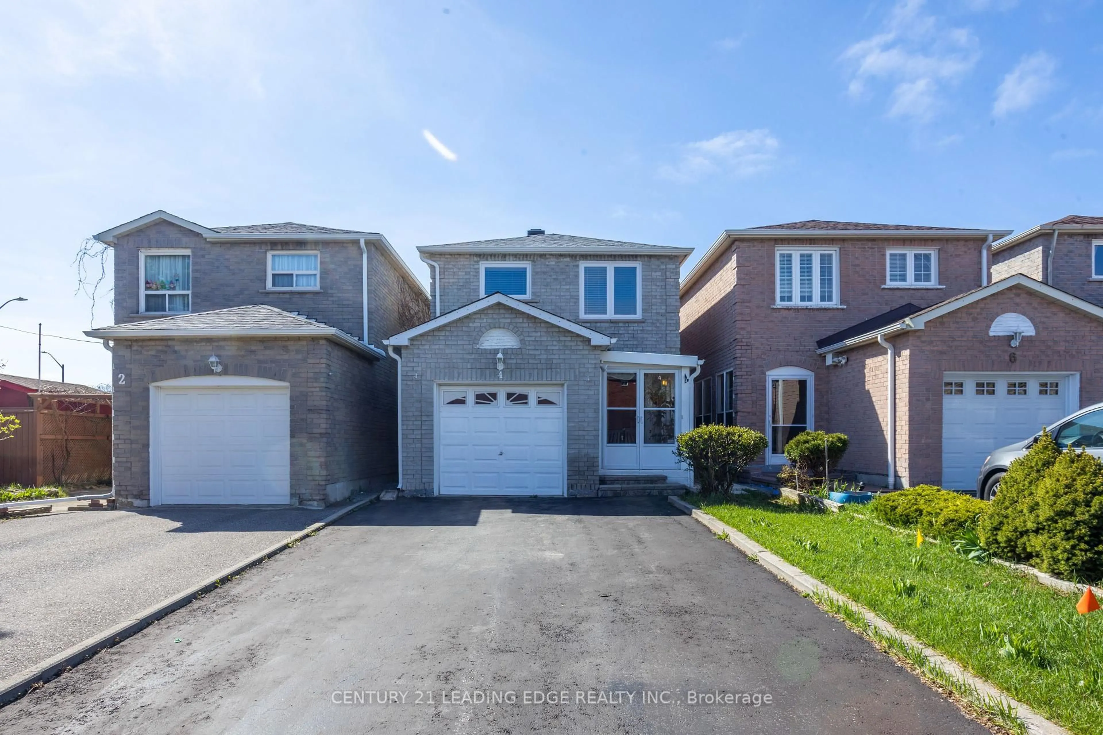A pic from outside/outdoor area/front of a property/back of a property/a pic from drone, street for 4 Sorrell Cres, Markham Ontario L3S 1L2