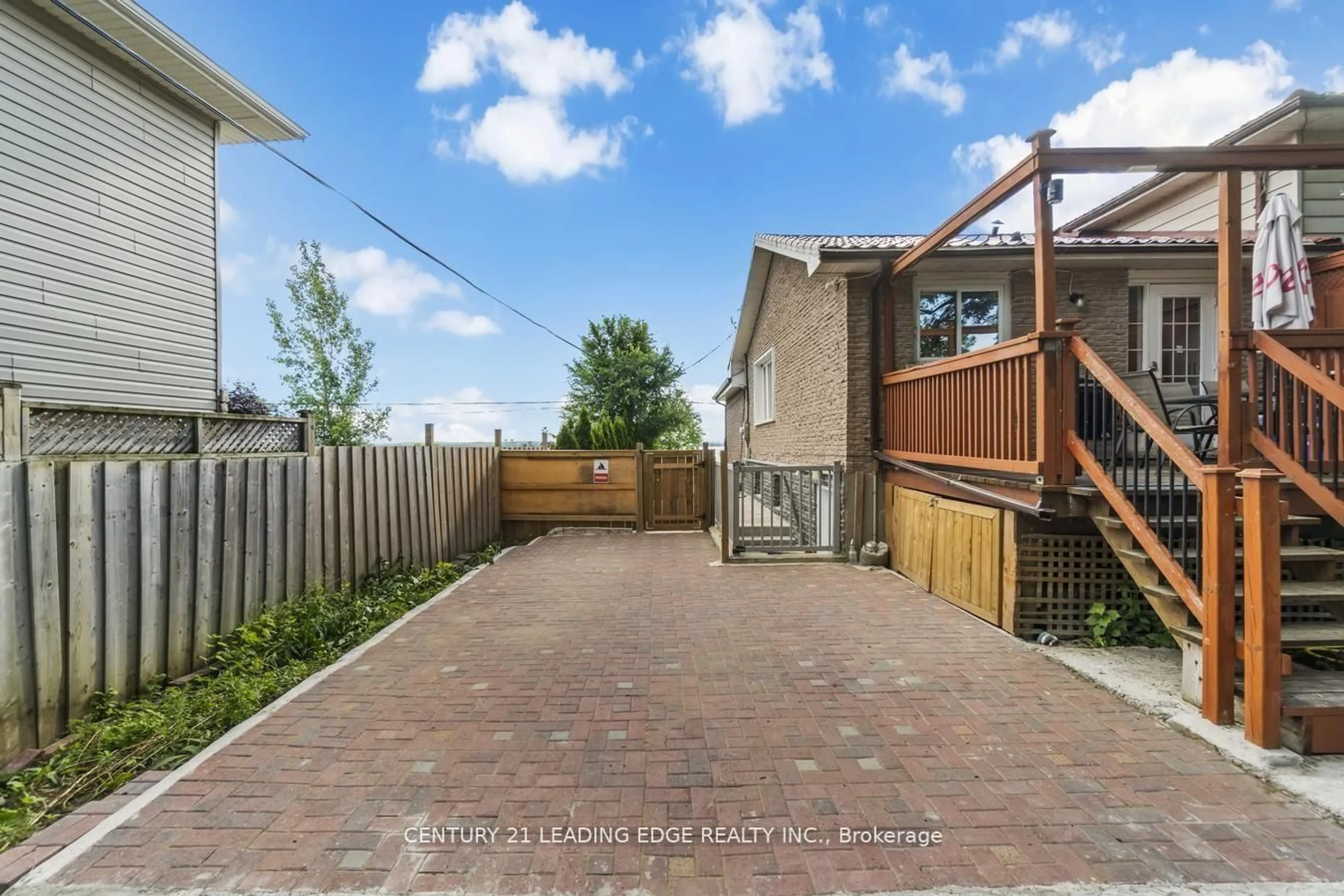 Patio, street for 55 Lake Dr, Georgina Ontario L4P 1A5