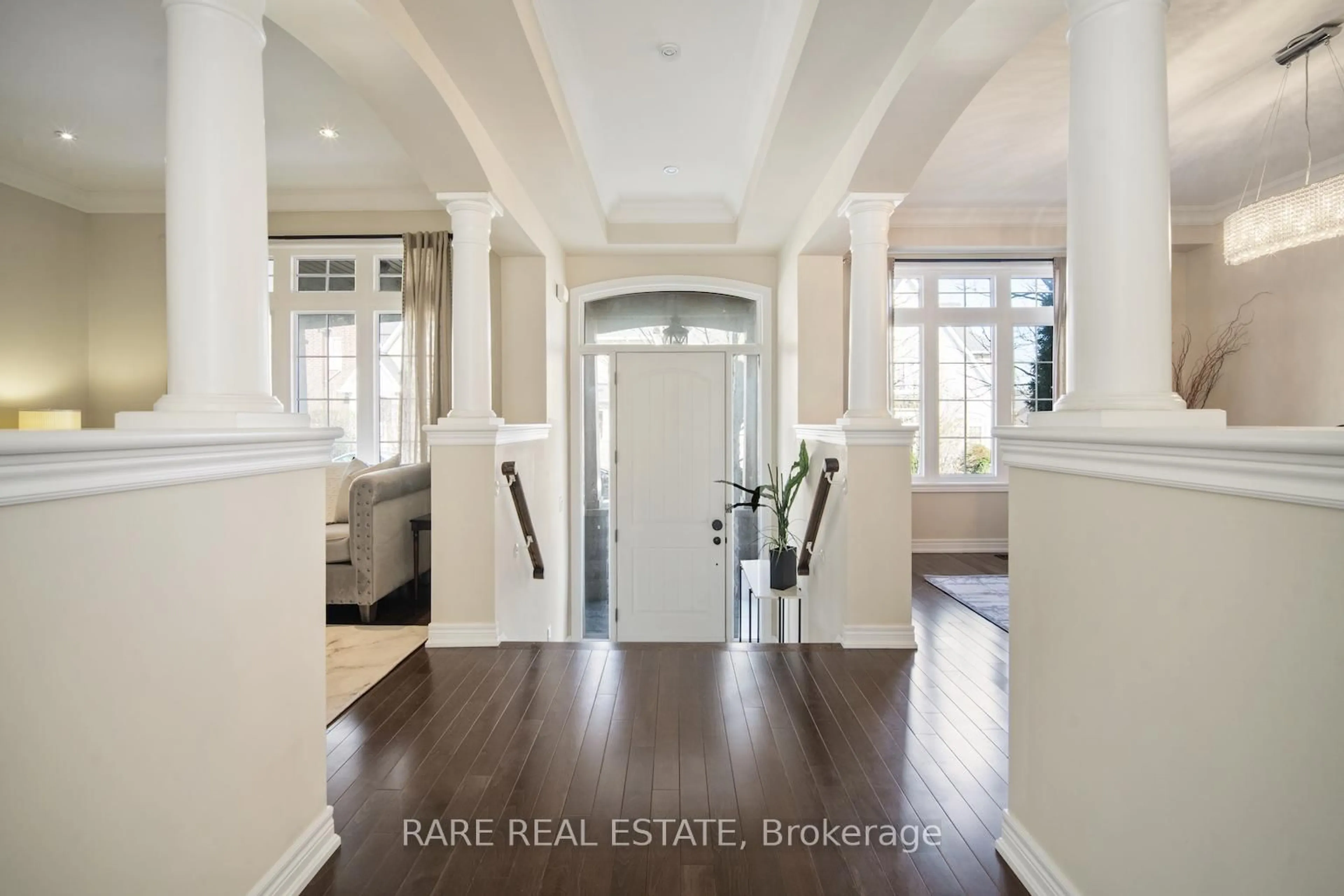 Indoor entryway for 56 Dungannon Dr, Markham Ontario L6C 0K1